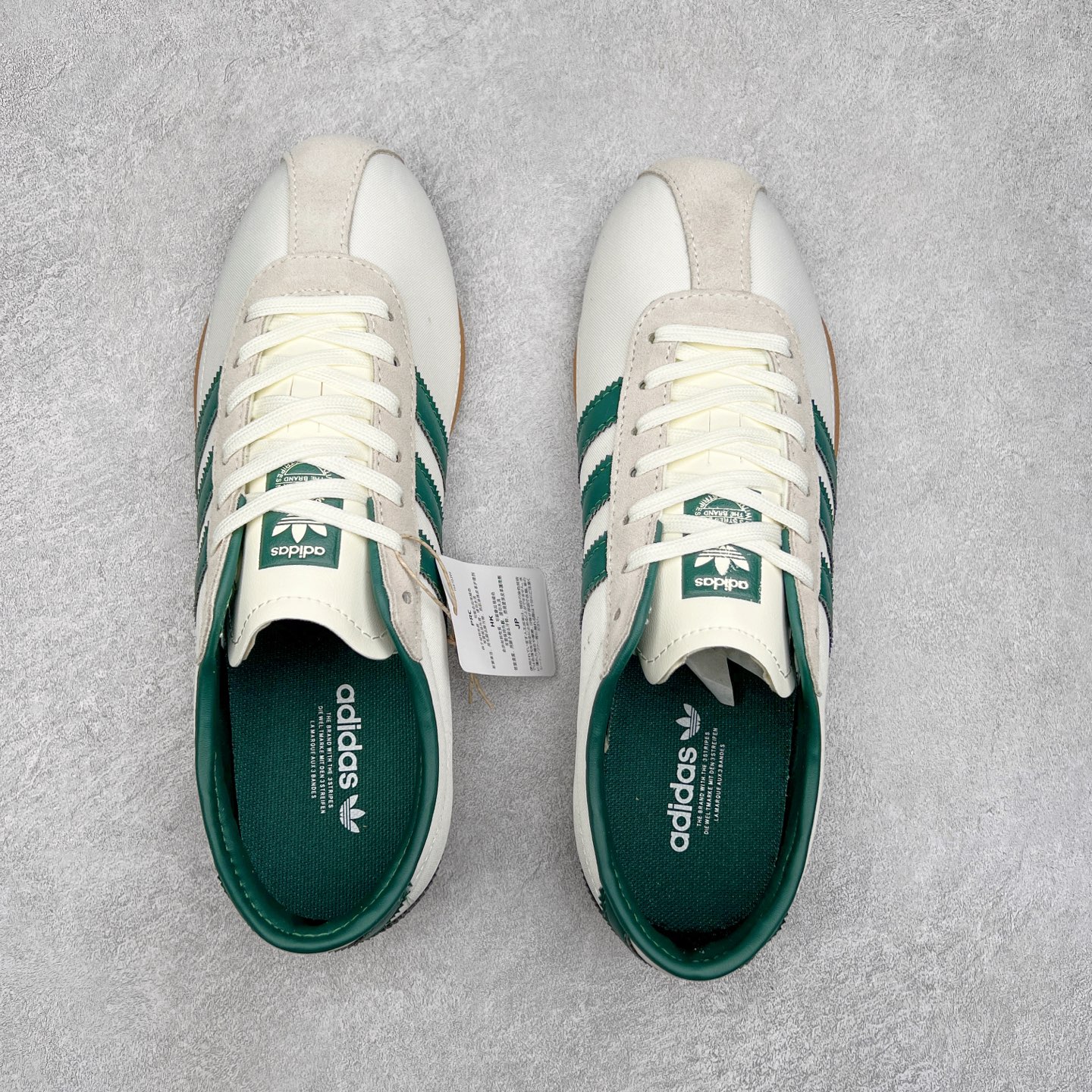 图片[3]-AD Originals Tokyo 东京限定系列复古百搭薄底德训风低帮休闲运动T头鞋 JP9705 ORIGINALS 挖掘复古运动基因，文 将经典与现代完美融合，推出薄底鞋系列，引起潮流趋势。此次COSTS带来的是ADIDAS ORIGINALS TOKYO系列黑白两款百搭配色，鞋款鞋面舒适贴合脚面， 同时采用柔软材质，穿着轻便舒适；中底缓震性能，鞋底有一定弹性，日常穿搭舒适且防滑。尺码：35⅔ 36 36⅔ 37⅓ 38 38⅔ 39⅓ 40 40⅔ 41⅓ 42 42⅔ 43⅓ 44 45-选品中心