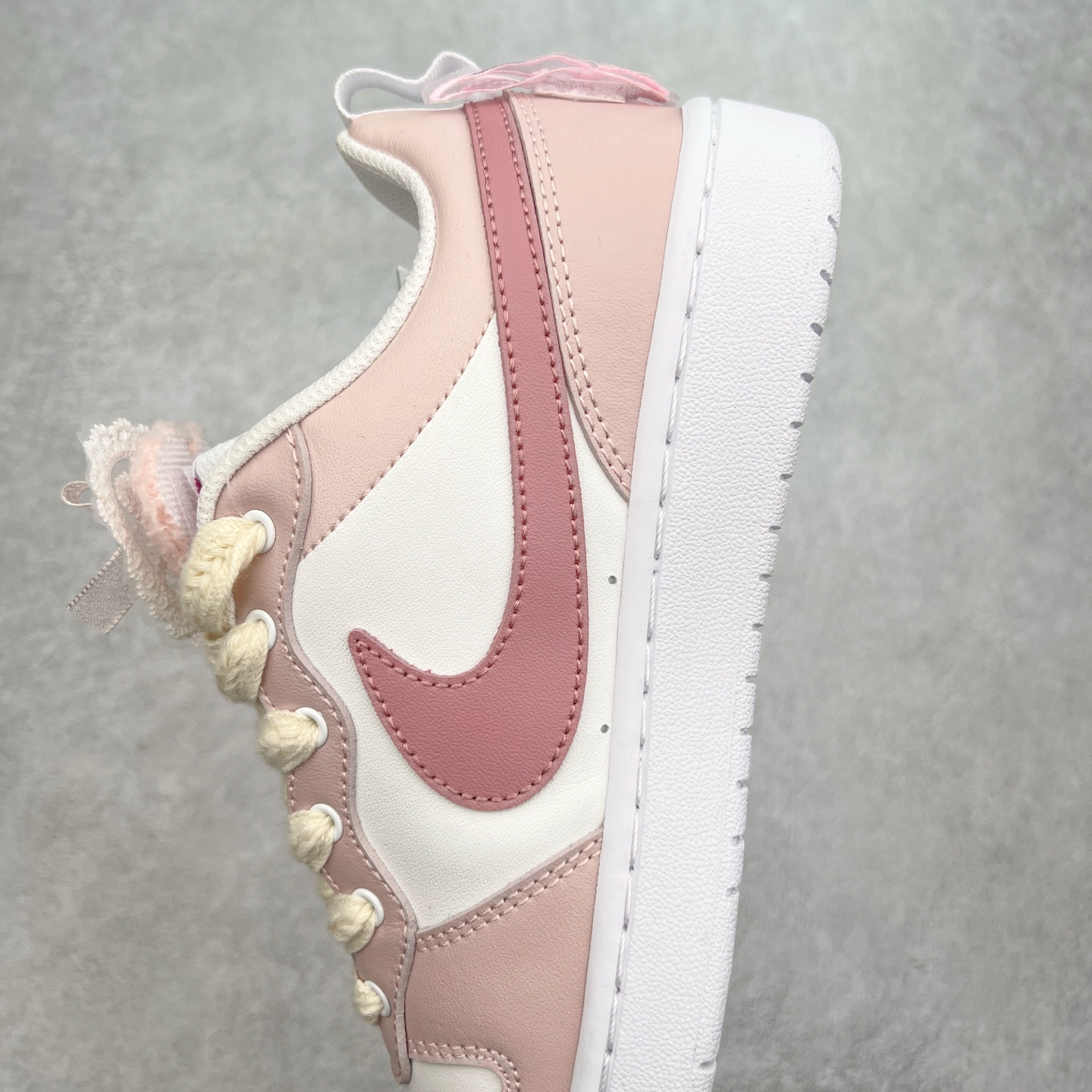 图片[7]-NK Court Borough Low CB2 低帮百搭透气休闲运动板鞋 绑带解构风定制配色 原数据独家私模大底 经典耐用的设计 兼顾舒适脚感和出众风范 演绎匠心之作 结构性的支撑贴合感结合复古篮球设计 塑就场外全明星风范 尺码：36 36.5 37.5 38 38.5 39 40 40.5 41 42 42.5 43 44 44.5 45-选品中心