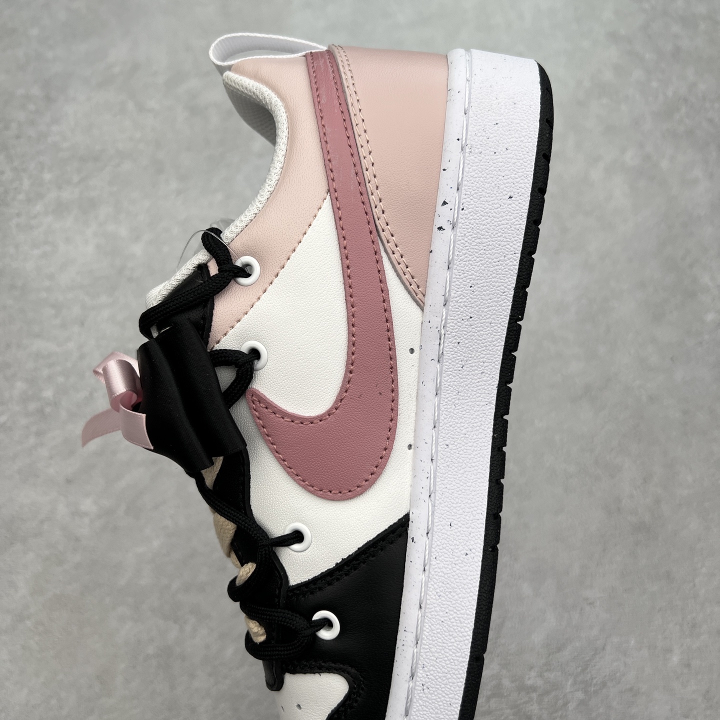 图片[7]-NK Court Borough Low CB2 低帮百搭透气休闲运动板鞋 绑带解构风定制配色 原数据独家私模大底 经典耐用的设计 兼顾舒适脚感和出众风范 演绎匠心之作 结构性的支撑贴合感结合复古篮球设计 塑就场外全明星风范 尺码：36 36.5 37.5 38 38.5 39 40 40.5 41 42 42.5 43 44 44.5 45-选品中心