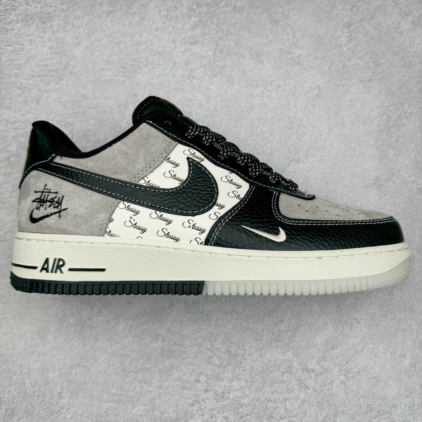 NK Air Force 1´07 Low 空军一号低帮百搭休闲运动板鞋 CH6336-518 柔软、弹性十足的缓震性能和出色的中底设计 横跨复古与现代的外型结合 造就出风靡全球 三十多年的Force 1 直到今天还深受青睐 尺码：36 36.5 37.5 38 38.5 39 40 40.5 41 42 42.5 43 44 44.5 45-选品中心