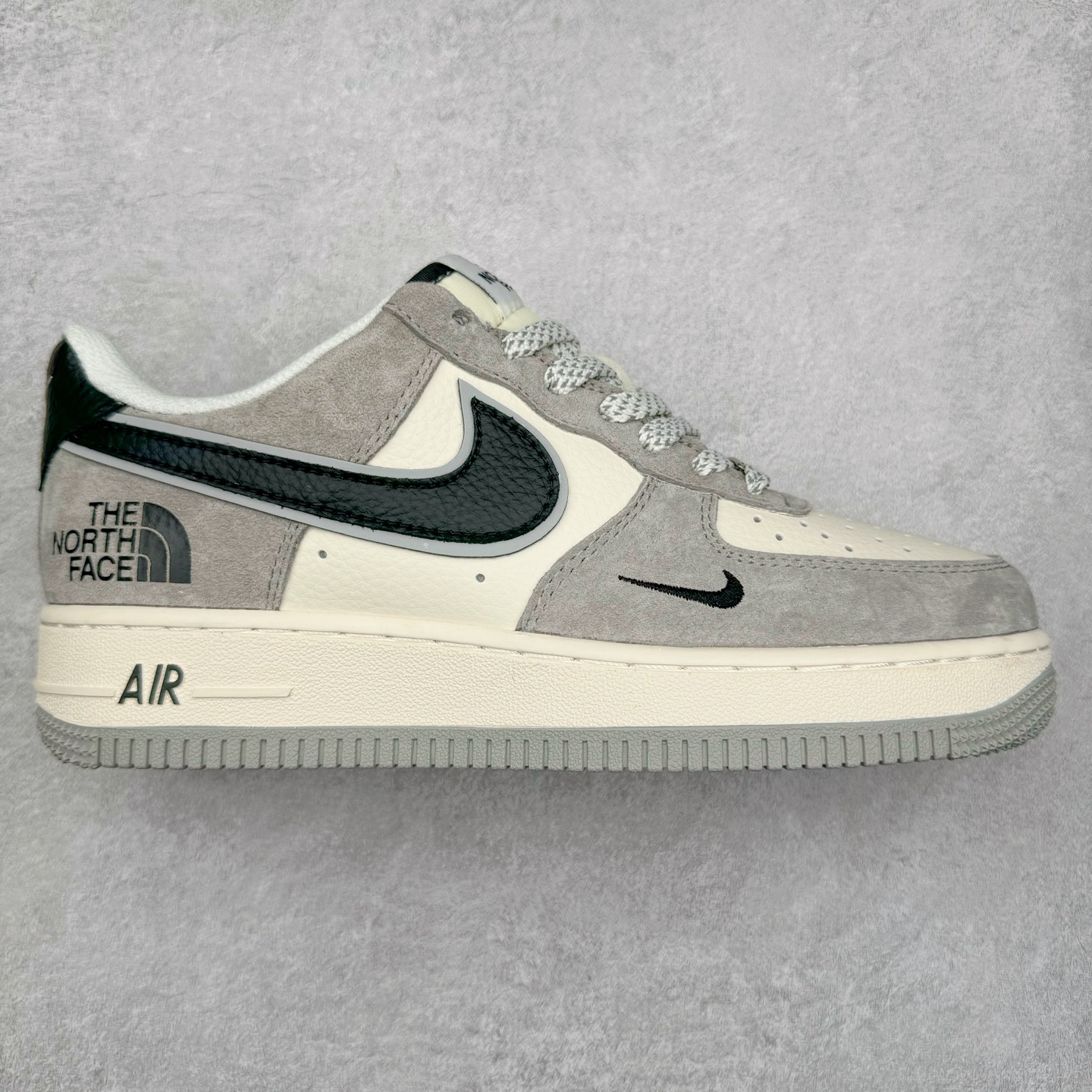 NK Air Force 1´07 Low 空军一号低帮百搭休闲运动板鞋 XZ6188-763 柔软、弹性十足的缓震性能和出色的中底设计 横跨复古与现代的外型结合 造就出风靡全球 三十多年的Force 1 直到今天还深受青睐 尺码：36 36.5 37.5 38 38.5 39 40 40.5 41 42 42.5 43 44 44.5 45-选品中心