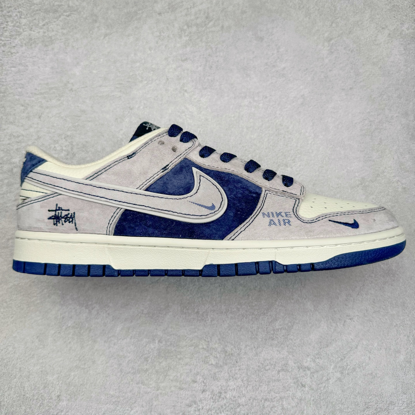 NK Dunk Low 定制配色 DJ2024-129 大厂出品 极力推荐 原装头层材料 独家版型蒸餾加工帶來的是更好的视觉和脚感体验大厂纯原品质出货 清洁度 电绣工艺 皮料切割干净无任何毛边 细节完美 尺码：36 36.5 37.5 38 38.5 39 40 40.5 41 42 42.5 43 44 44.5 45-选品中心