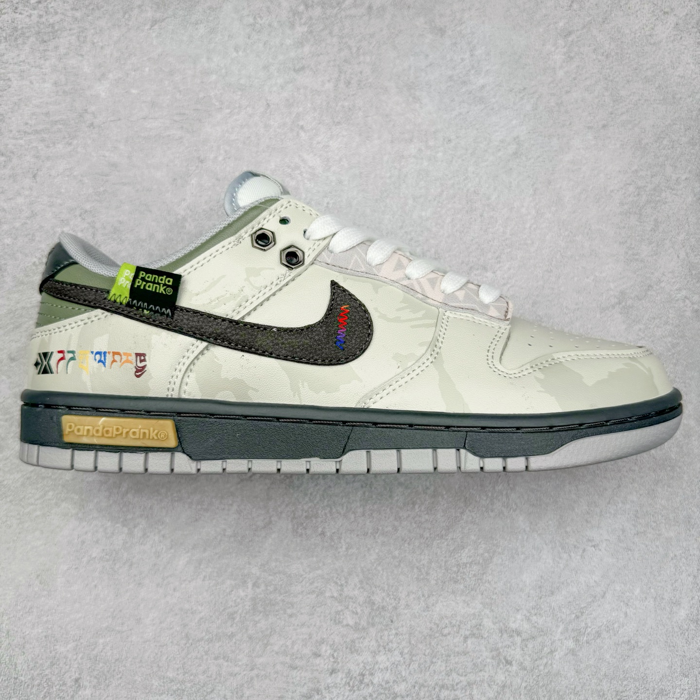 NK Dunk Low 定制配色 DD1391-103 大厂出品 极力推荐 原装头层材料 独家版型蒸餾加工帶來的是更好的视觉和脚感体验大厂纯原品质出货 清洁度 电绣工艺 皮料切割干净无任何毛边 细节完美 尺码：36 36.5 37.5 38 38.5 39 40 40.5 41 42 42.5 43 44 44.5 45-选品中心