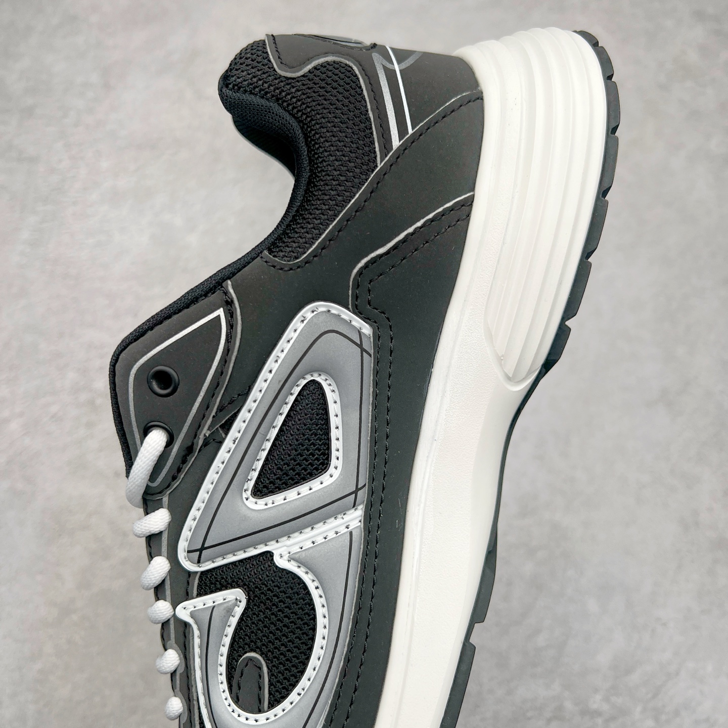 图片[7]-＃ZC总裁 Dior B30 迪奥网眼织物低帮运动休闲鞋 原版开模 海淘专供品质同渠道货源 全套专柜原装配件 该款系列采用黑网色眼织物白和色科技料面精心制 作饰以反光“CD30”图形标志 外格轻盈的刻雕效果橡胶鞋搭底配标志性点的缀提升格调 内弹部力细节塑造想理的舒适穿着体验可与各休式闲造型配搭 彰显尚时现代的运风动范 正常尺码：39 40 41 42 43 44 45-选品中心