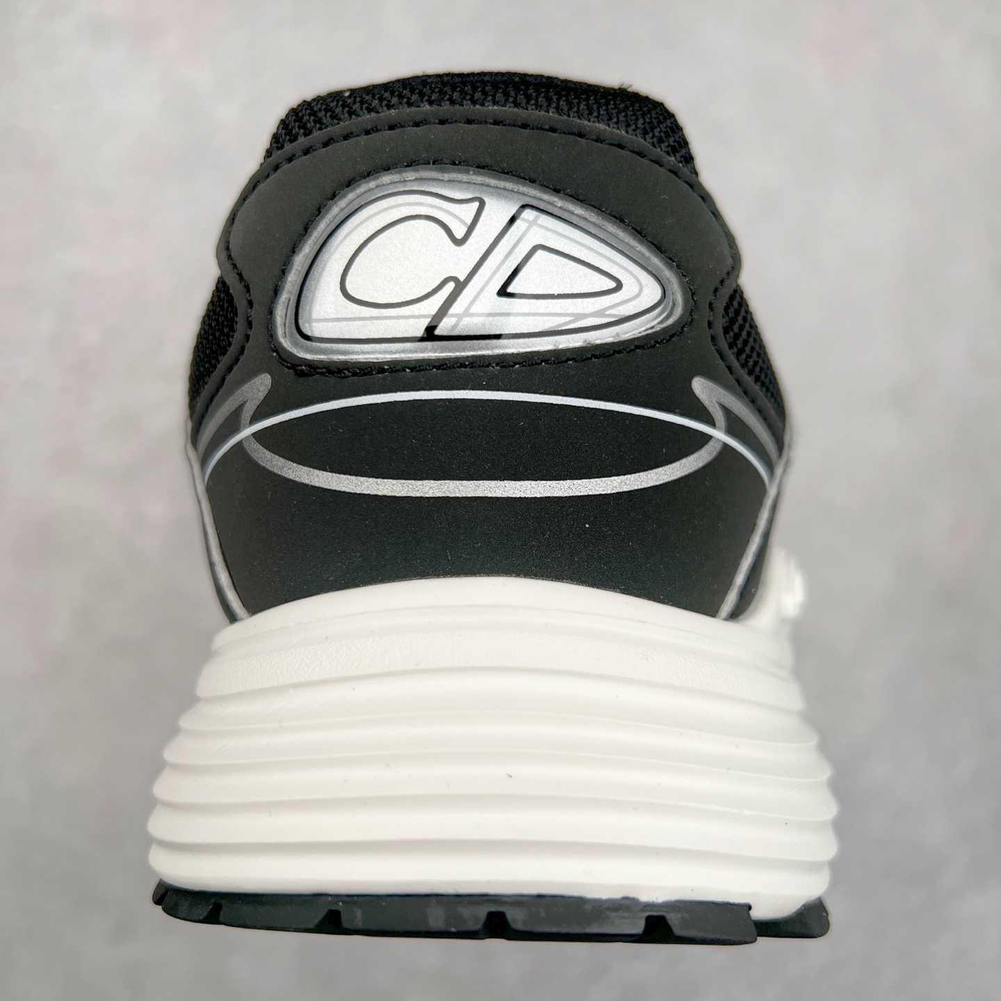 图片[8]-＃ZC总裁 Dior B30 迪奥网眼织物低帮运动休闲鞋 原版开模 海淘专供品质同渠道货源 全套专柜原装配件 该款系列采用黑网色眼织物白和色科技料面精心制 作饰以反光“CD30”图形标志 外格轻盈的刻雕效果橡胶鞋搭底配标志性点的缀提升格调 内弹部力细节塑造想理的舒适穿着体验可与各休式闲造型配搭 彰显尚时现代的运风动范 正常尺码：39 40 41 42 43 44 45-选品中心