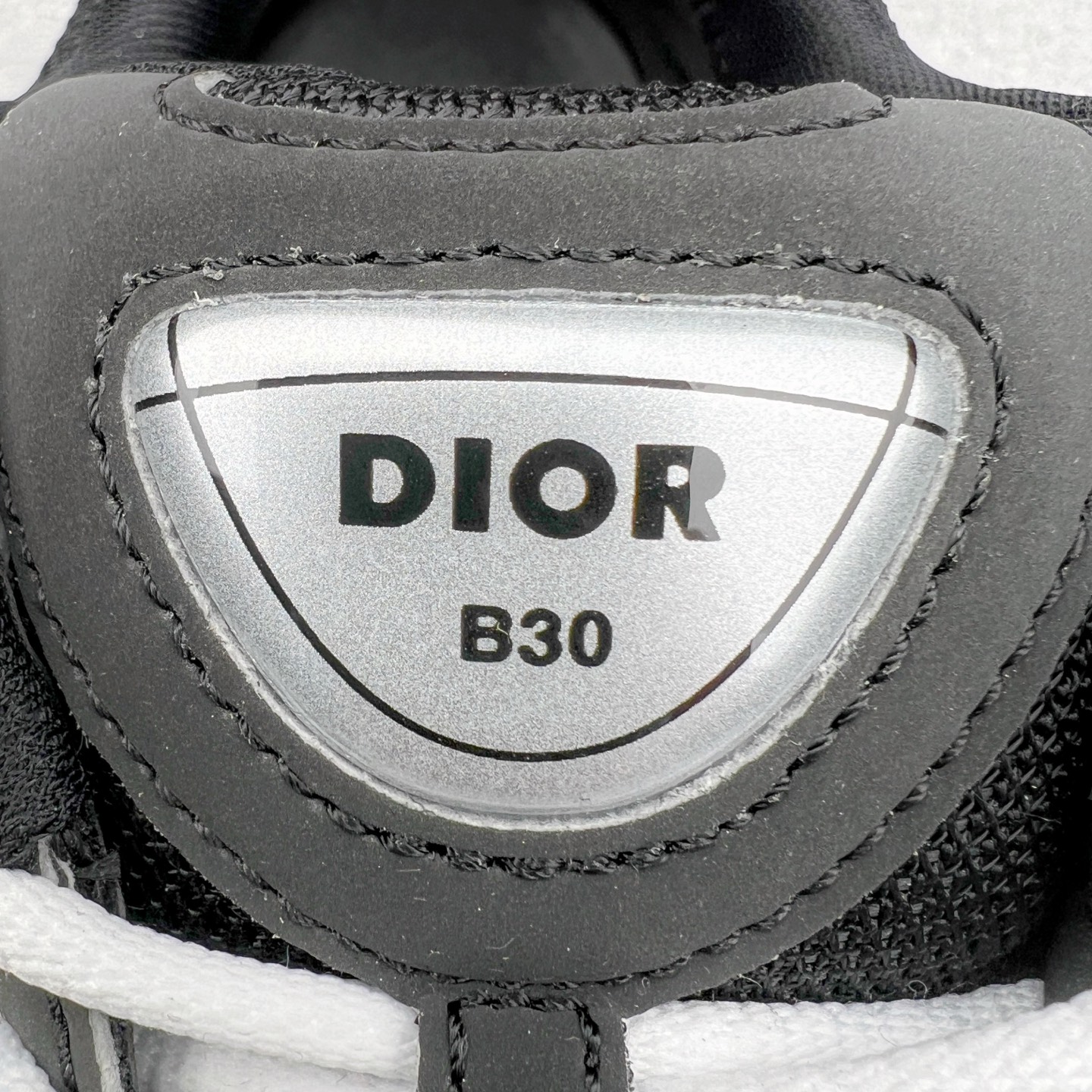 图片[14]-＃ZC总裁 Dior B30 迪奥网眼织物低帮运动休闲鞋 原版开模 海淘专供品质同渠道货源 全套专柜原装配件 该款系列采用黑网色眼织物白和色科技料面精心制 作饰以反光“CD30”图形标志 外格轻盈的刻雕效果橡胶鞋搭底配标志性点的缀提升格调 内弹部力细节塑造想理的舒适穿着体验可与各休式闲造型配搭 彰显尚时现代的运风动范 正常尺码：39 40 41 42 43 44 45-选品中心