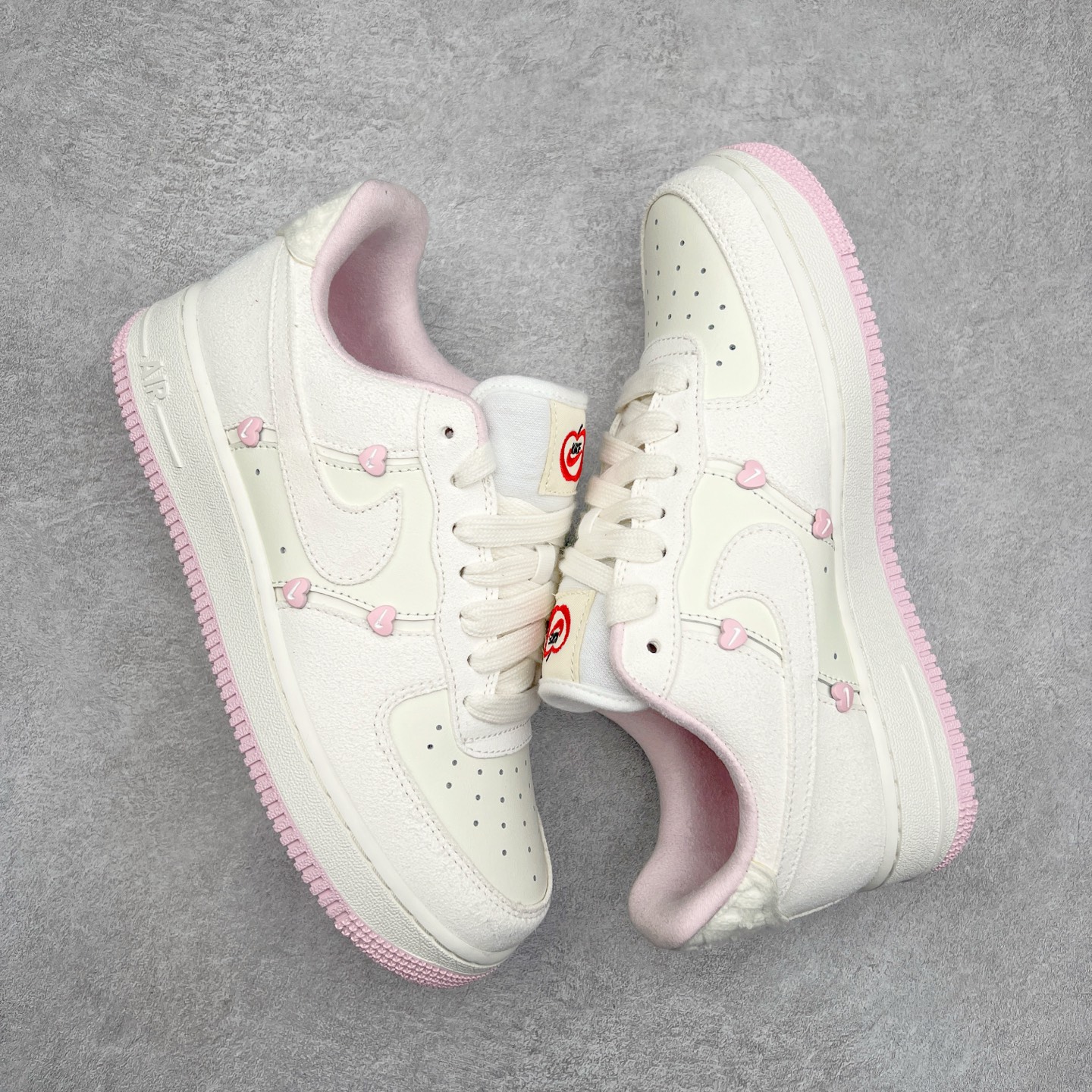 图片[3]-NK Air Force 1´07 Low 空军一号低帮百搭休闲运动板鞋 柔软、弹性十足的缓震性能和出色的中底设计 横跨复古与现代的外型结合 造就出风靡全球 三十多年的Force 1 直到今天还深受青睐 尺码：36 36.5 37.5 38 38.5 39 40 40.5 41 42 42.5 43 44 44.5 45-选品中心