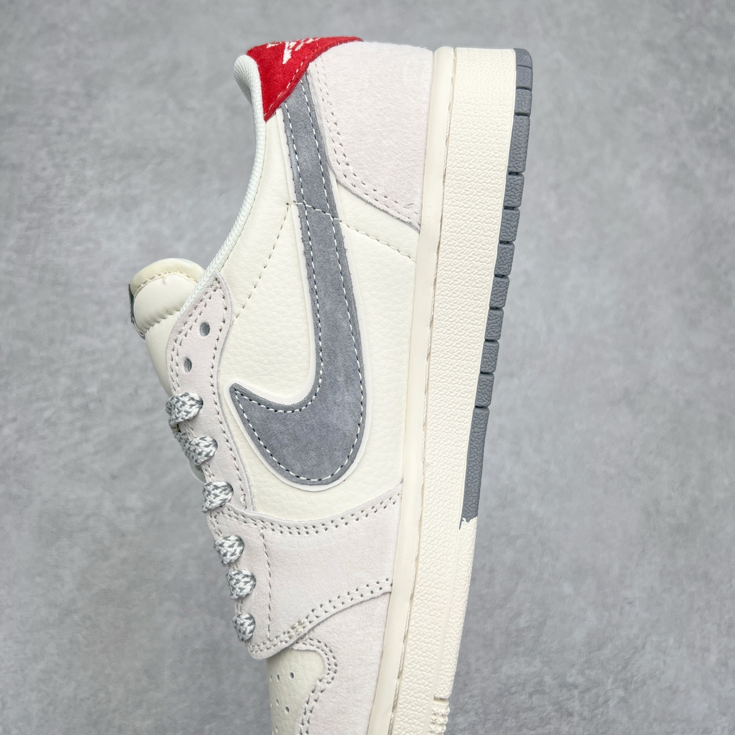 图片[7]-TS x Air Jordan AJ1 Low 倒钩低帮联名定制配色 SJ2068-145 原厂内置气垫魔块 A模大底 头层小牛皮 鞋舌AJ原厂专用牛津布+AJ专用反口珍珠布+原厂无杂质高弹内里海棉+特殊封边弹力鞋带 尺码：36 36.5 37.5 38 38.5 39 40 40.5 41 42 42.5 43 44 44.5 45 46 47.5-选品中心