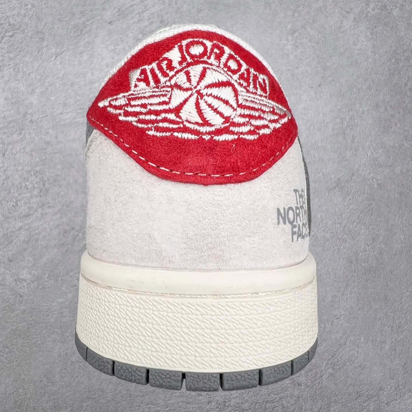 图片[8]-TS x Air Jordan AJ1 Low 倒钩低帮联名定制配色 SJ2068-145 原厂内置气垫魔块 A模大底 头层小牛皮 鞋舌AJ原厂专用牛津布+AJ专用反口珍珠布+原厂无杂质高弹内里海棉+特殊封边弹力鞋带 尺码：36 36.5 37.5 38 38.5 39 40 40.5 41 42 42.5 43 44 44.5 45 46 47.5-选品中心