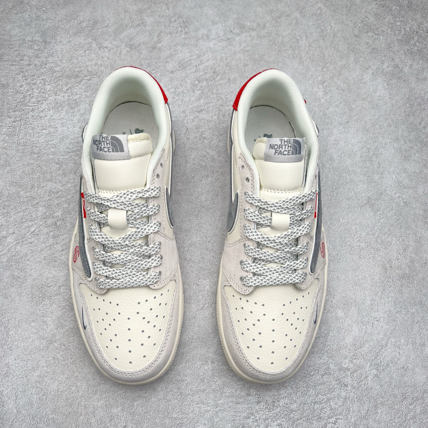 图片[2]-TS x Air Jordan AJ1 Low 倒钩低帮联名定制配色 SJ2068-145 原厂内置气垫魔块 A模大底 头层小牛皮 鞋舌AJ原厂专用牛津布+AJ专用反口珍珠布+原厂无杂质高弹内里海棉+特殊封边弹力鞋带 尺码：36 36.5 37.5 38 38.5 39 40 40.5 41 42 42.5 43 44 44.5 45 46 47.5-选品中心