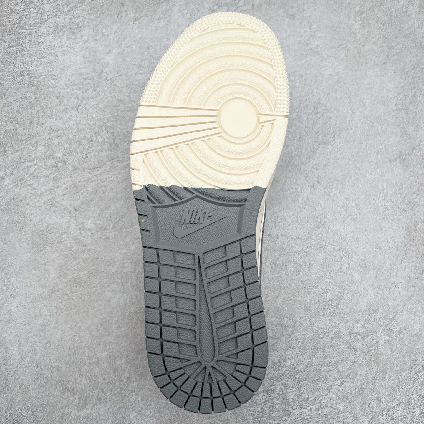 图片[9]-TS x Air Jordan AJ1 Low 倒钩低帮联名定制配色 SJ2068-145 原厂内置气垫魔块 A模大底 头层小牛皮 鞋舌AJ原厂专用牛津布+AJ专用反口珍珠布+原厂无杂质高弹内里海棉+特殊封边弹力鞋带 尺码：36 36.5 37.5 38 38.5 39 40 40.5 41 42 42.5 43 44 44.5 45 46 47.5-选品中心