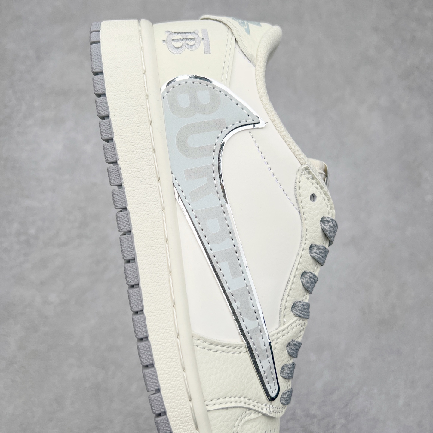 图片[6]-TS x Air Jordan AJ1 Low 倒钩低帮联名定制配色 DM7866-022 原厂内置气垫魔块 A模大底 头层小牛皮 鞋舌AJ原厂专用牛津布+AJ专用反口珍珠布+原厂无杂质高弹内里海棉+特殊封边弹力鞋带 尺码：36 36.5 37.5 38 38.5 39 40 40.5 41 42 42.5 43 44 44.5 45 46 47.5-选品中心