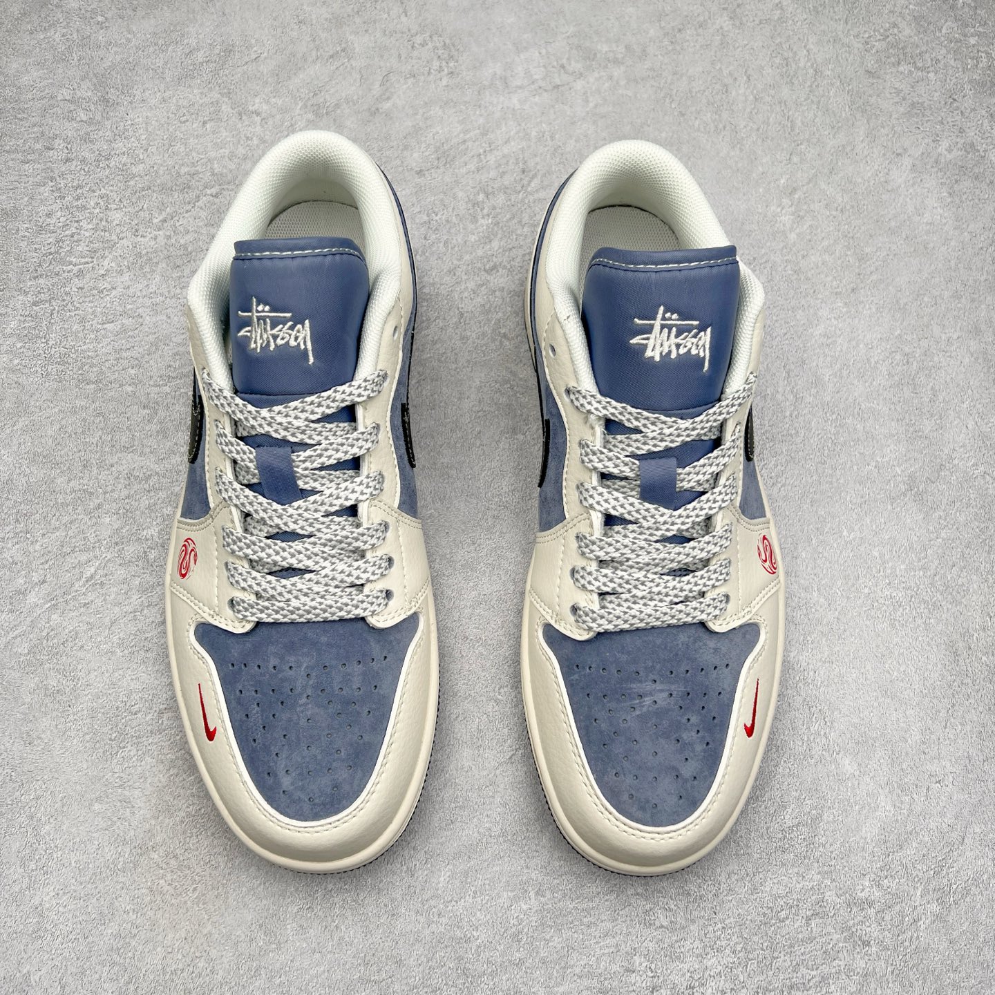 图片[2]-Air Jordan AJ1 Low 低帮定制 XX3318-517 原厂内置气垫魔块 A模大底 头层小牛皮 鞋舌AJ原厂专用牛津布+AJ专用反口珍珠布+原厂无杂质高弹内里海棉+特殊封边弹力鞋带 尺码：36 36.5 37.5 38 38.5 39 40 40.5 41 42 42.5 43 44 44.5 45 46 47.5-选品中心