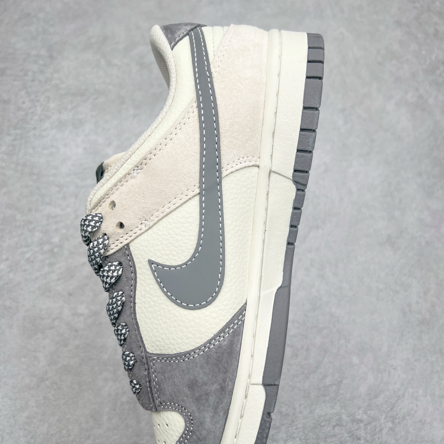 图片[7]-NK Dunk Low 定制配色 DJ2024-133 大厂出品 极力推荐 原装头层材料 独家版型蒸餾加工帶來的是更好的视觉和脚感体验大厂纯原品质出货 清洁度 电绣工艺 皮料切割干净无任何毛边 细节完美 尺码：36 36.5 37.5 38 38.5 39 40 40.5 41 42 42.5 43 44 44.5 45-选品中心