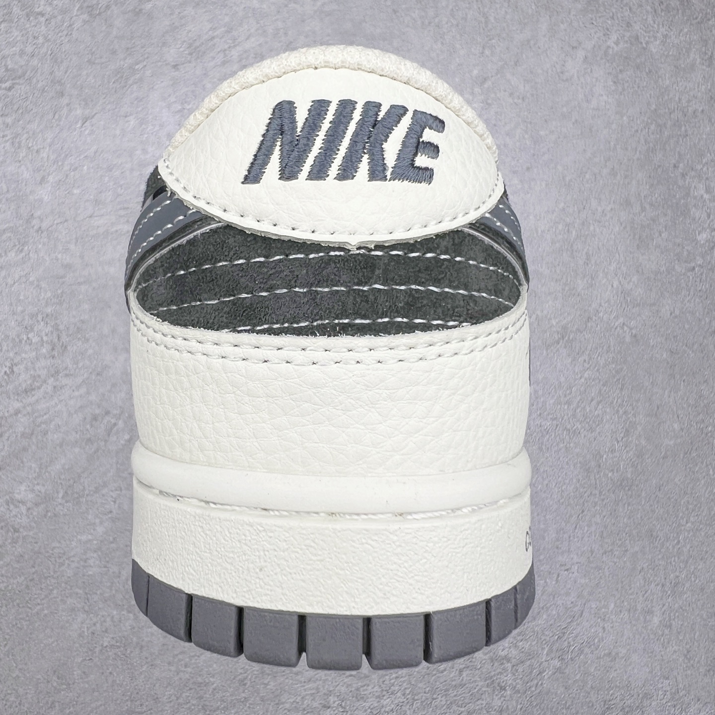 图片[8]-NK Dunk Low 定制配色 DJ2024-134 大厂出品 极力推荐 原装头层材料 独家版型蒸餾加工帶來的是更好的视觉和脚感体验大厂纯原品质出货 清洁度 电绣工艺 皮料切割干净无任何毛边 细节完美 尺码：36 36.5 37.5 38 38.5 39 40 40.5 41 42 42.5 43 44 44.5 45-选品中心