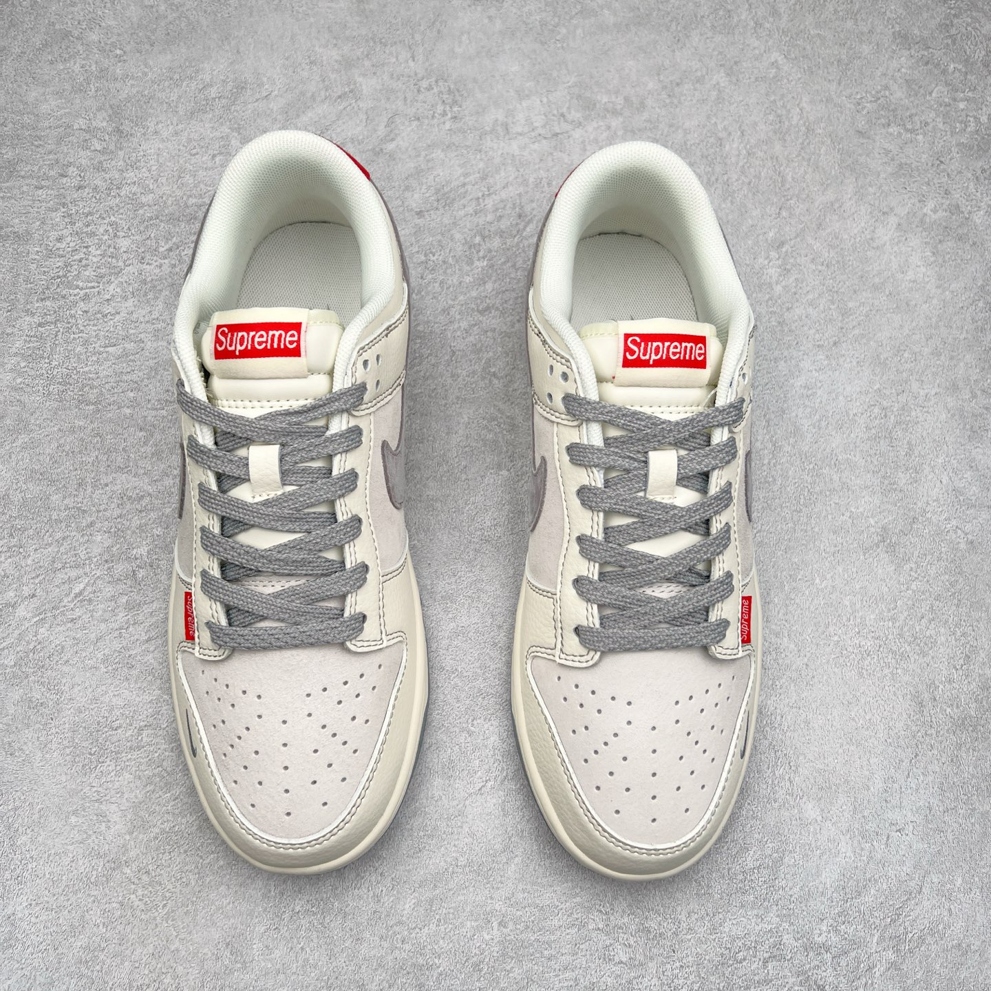 图片[2]-NK Dunk Low 定制配色 BB7518-025 大厂出品 极力推荐 原装头层材料 独家版型蒸餾加工帶來的是更好的视觉和脚感体验大厂纯原品质出货 清洁度 电绣工艺 皮料切割干净无任何毛边 细节完美 尺码：36 36.5 37.5 38 38.5 39 40 40.5 41 42 42.5 43 44 44.5 45-选品中心