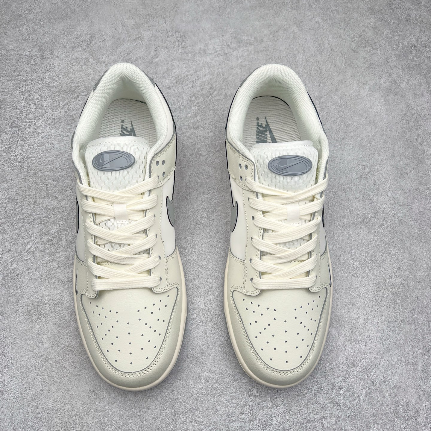 图片[2]-NK Dunk Low 定制配色 DQ1098-395 大厂出品 极力推荐 原装头层材料 独家版型蒸餾加工帶來的是更好的视觉和脚感体验大厂纯原品质出货 清洁度 电绣工艺 皮料切割干净无任何毛边 细节完美 尺码：36 36.5 37.5 38 38.5 39 40 40.5 41 42 42.5 43 44 44.5 45-选品中心