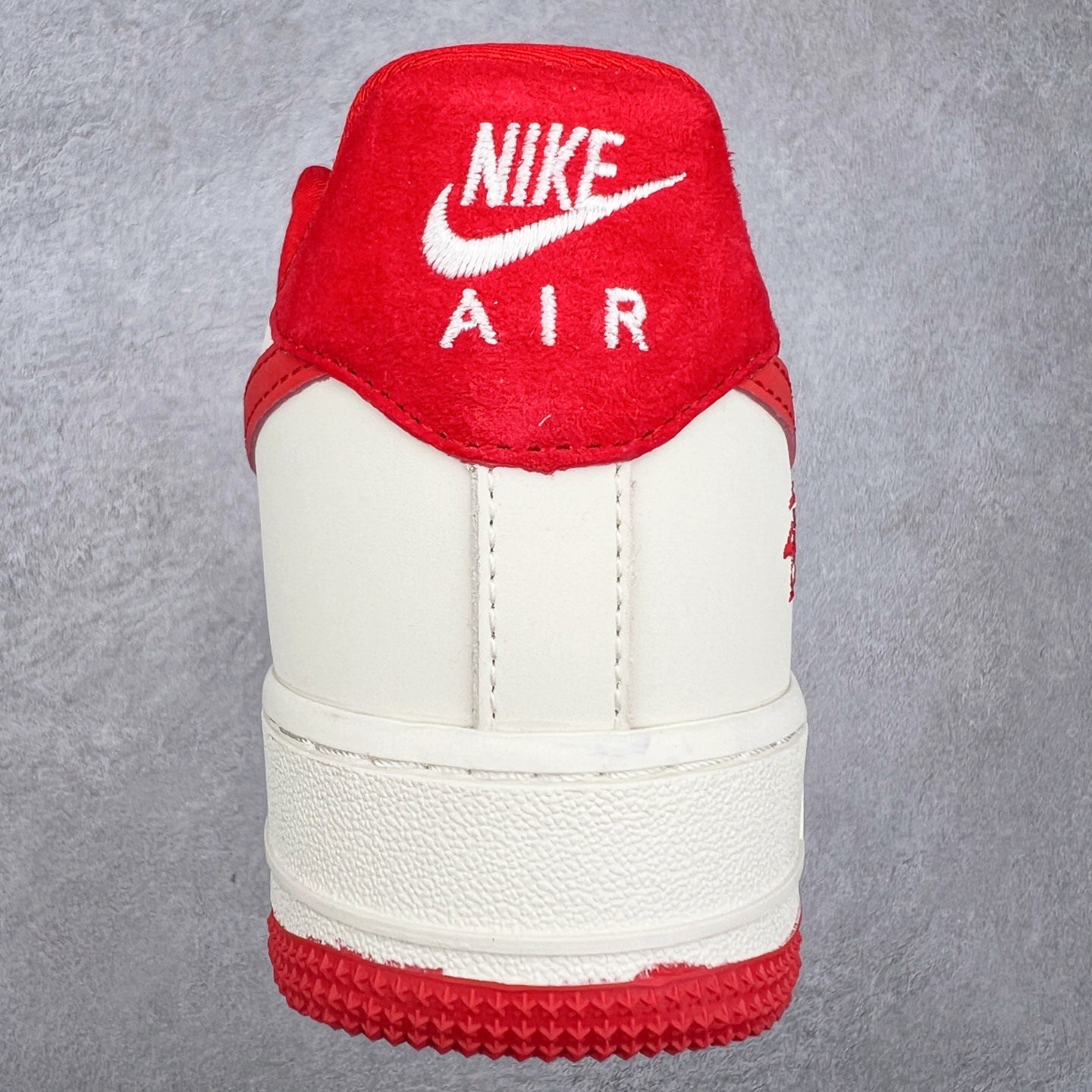 图片[8]-NK Air Force 1´07 Low 空军一号低帮百搭休闲运动板鞋 DF0188-031 柔软、弹性十足的缓震性能和出色的中底设计 横跨复古与现代的外型结合 造就出风靡全球 三十多年的Force 1 直到今天还深受青睐 尺码：36 36.5 37.5 38 38.5 39 40 40.5 41 42 42.5 43 44 44.5 45-选品中心