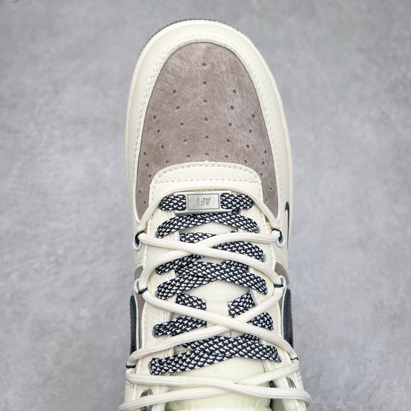 图片[4]-NK Air Force 1´07 Low 空军一号低帮百搭休闲运动板鞋 SJ1198-109 柔软、弹性十足的缓震性能和出色的中底设计 横跨复古与现代的外型结合 造就出风靡全球 三十多年的Force 1 直到今天还深受青睐 尺码：36 36.5 37.5 38 38.5 39 40 40.5 41 42 42.5 43 44 44.5 45-选品中心