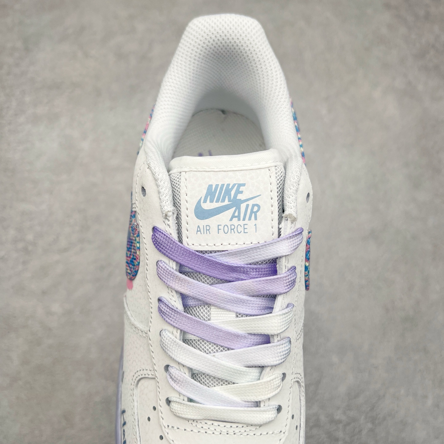 图片[5]-NK Air Force 1´07 Low 空军一号低帮百搭休闲运动板鞋 CZ0377-002 柔软、弹性十足的缓震性能和出色的中底设计 横跨复古与现代的外型结合 造就出风靡全球 三十多年的Force 1 直到今天还深受青睐 尺码：36 36.5 37.5 38 38.5 39 40 40.5 41 42 42.5 43 44 44.5 45-选品中心