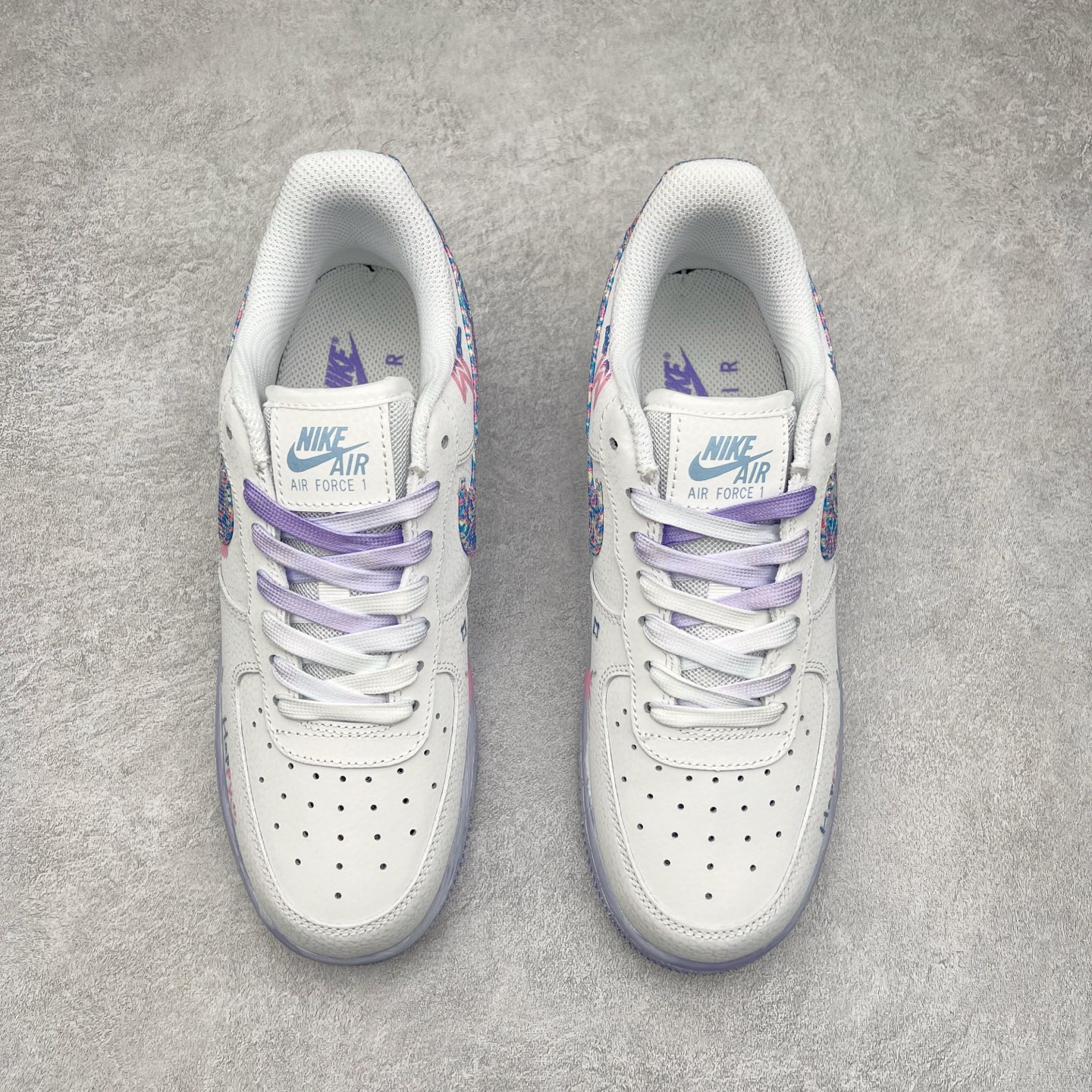 图片[2]-NK Air Force 1´07 Low 空军一号低帮百搭休闲运动板鞋 CZ0377-002 柔软、弹性十足的缓震性能和出色的中底设计 横跨复古与现代的外型结合 造就出风靡全球 三十多年的Force 1 直到今天还深受青睐 尺码：36 36.5 37.5 38 38.5 39 40 40.5 41 42 42.5 43 44 44.5 45-选品中心