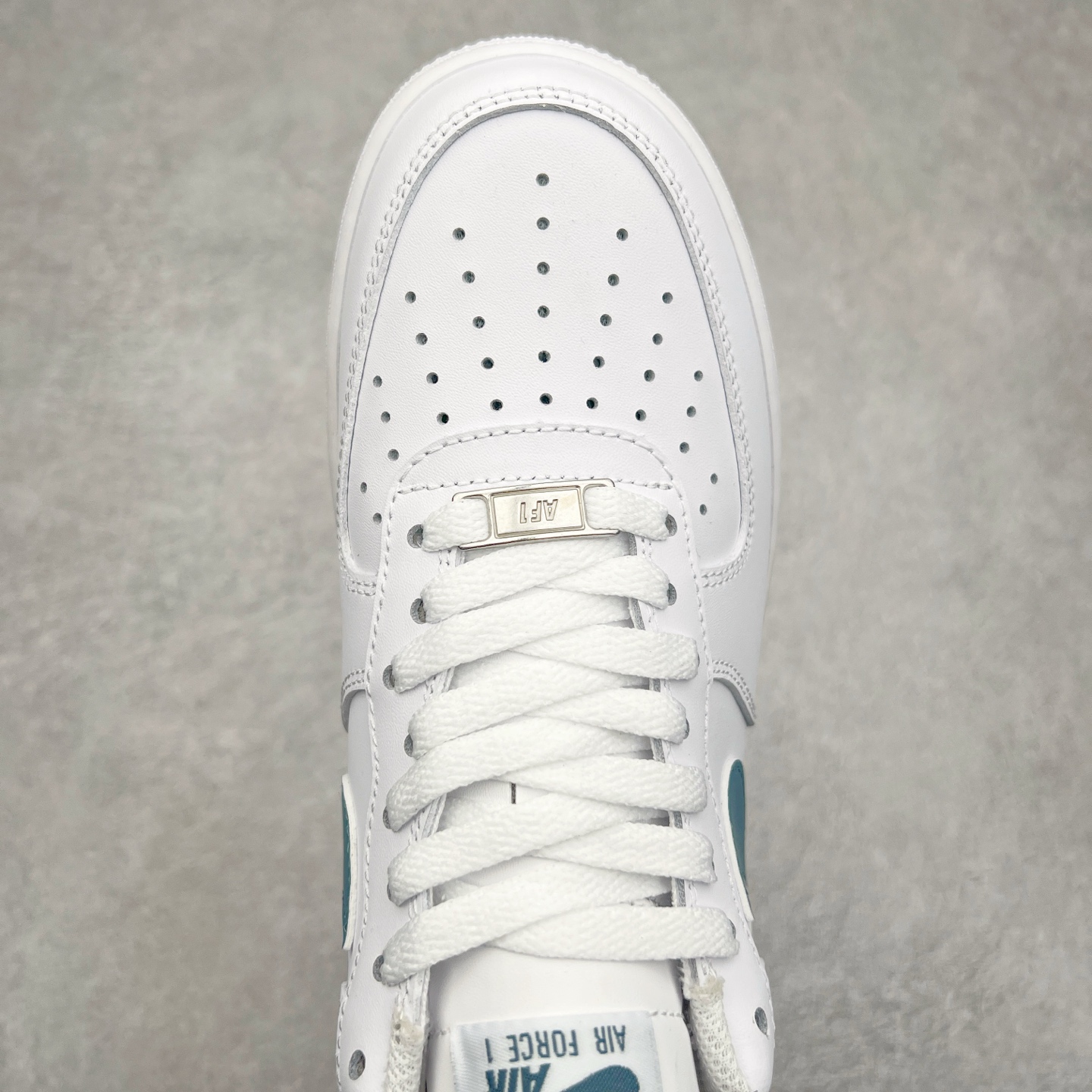 图片[4]-NK Air Force 1´07 Low 空军一号低帮百搭休闲运动板鞋 SJ1198-109 柔软、弹性十足的缓震性能和出色的中底设计 横跨复古与现代的外型结合 造就出风靡全球 三十多年的Force 1 直到今天还深受青睐 尺码：36 36.5 37.5 38 38.5 39 40 40.5 41 42 42.5 43 44 44.5 45-选品中心