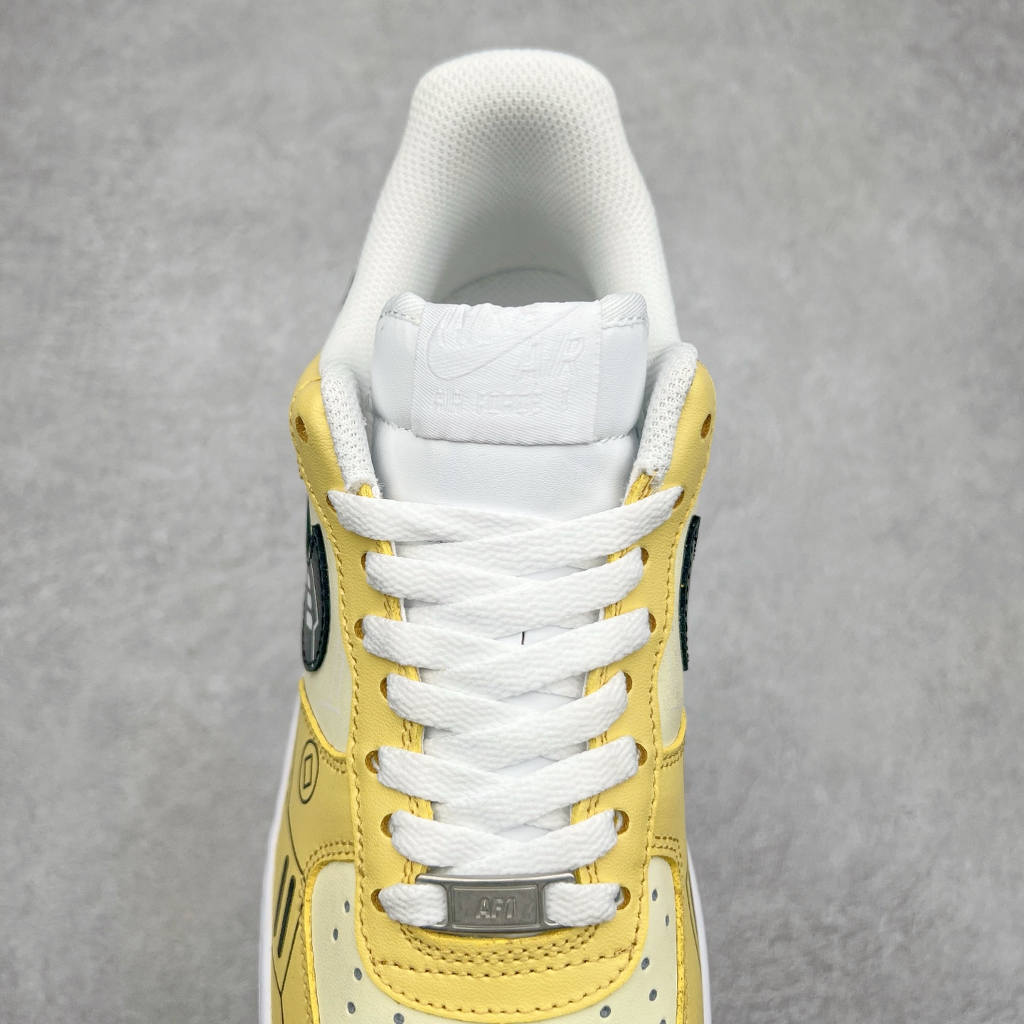 图片[5]-NK Air Force 1´07 Low 空军一号低帮百搭休闲运动板鞋 CW2288-113 柔软、弹性十足的缓震性能和出色的中底设计 横跨复古与现代的外型结合 造就出风靡全球 三十多年的Force 1 直到今天还深受青睐 尺码：36 36.5 37.5 38 38.5 39 40 40.5 41 42 42.5 43 44 44.5 45-选品中心