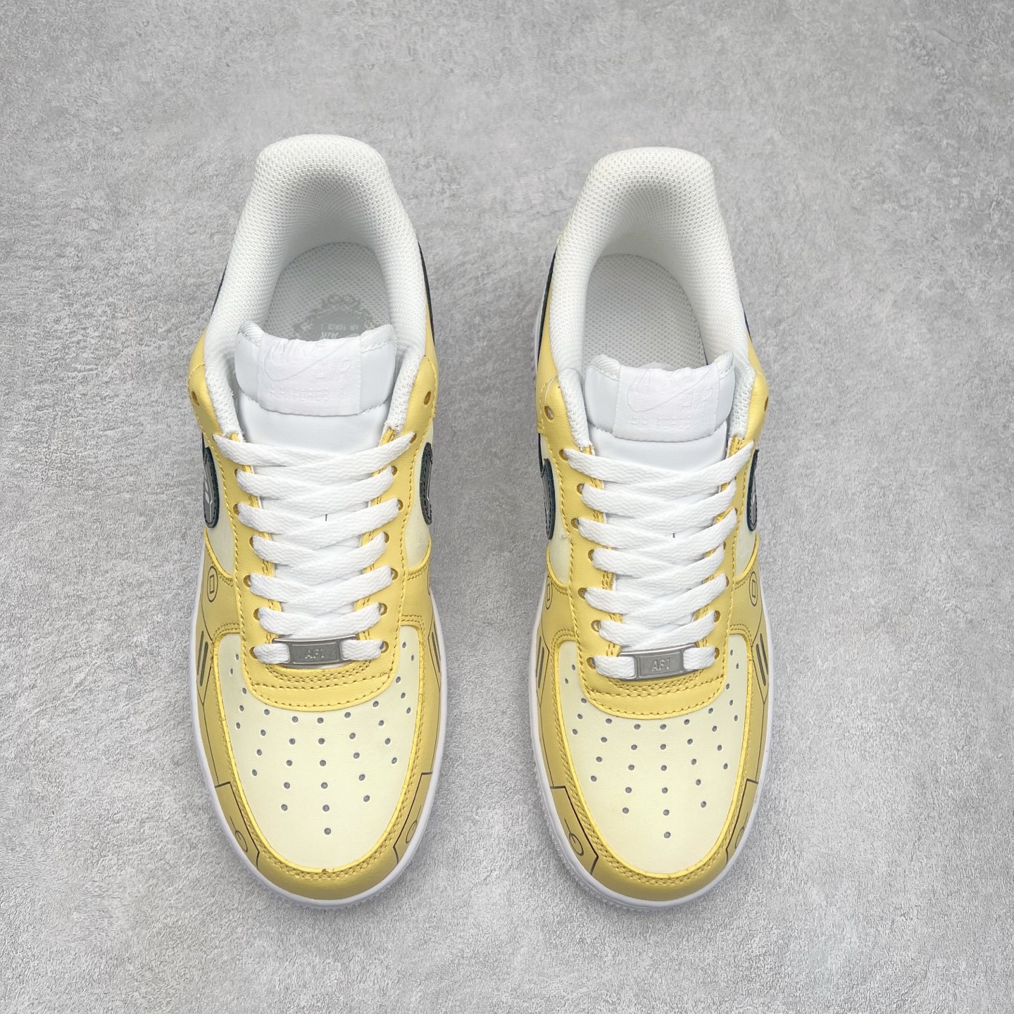 图片[2]-NK Air Force 1´07 Low 空军一号低帮百搭休闲运动板鞋 CW2288-113 柔软、弹性十足的缓震性能和出色的中底设计 横跨复古与现代的外型结合 造就出风靡全球 三十多年的Force 1 直到今天还深受青睐 尺码：36 36.5 37.5 38 38.5 39 40 40.5 41 42 42.5 43 44 44.5 45-选品中心