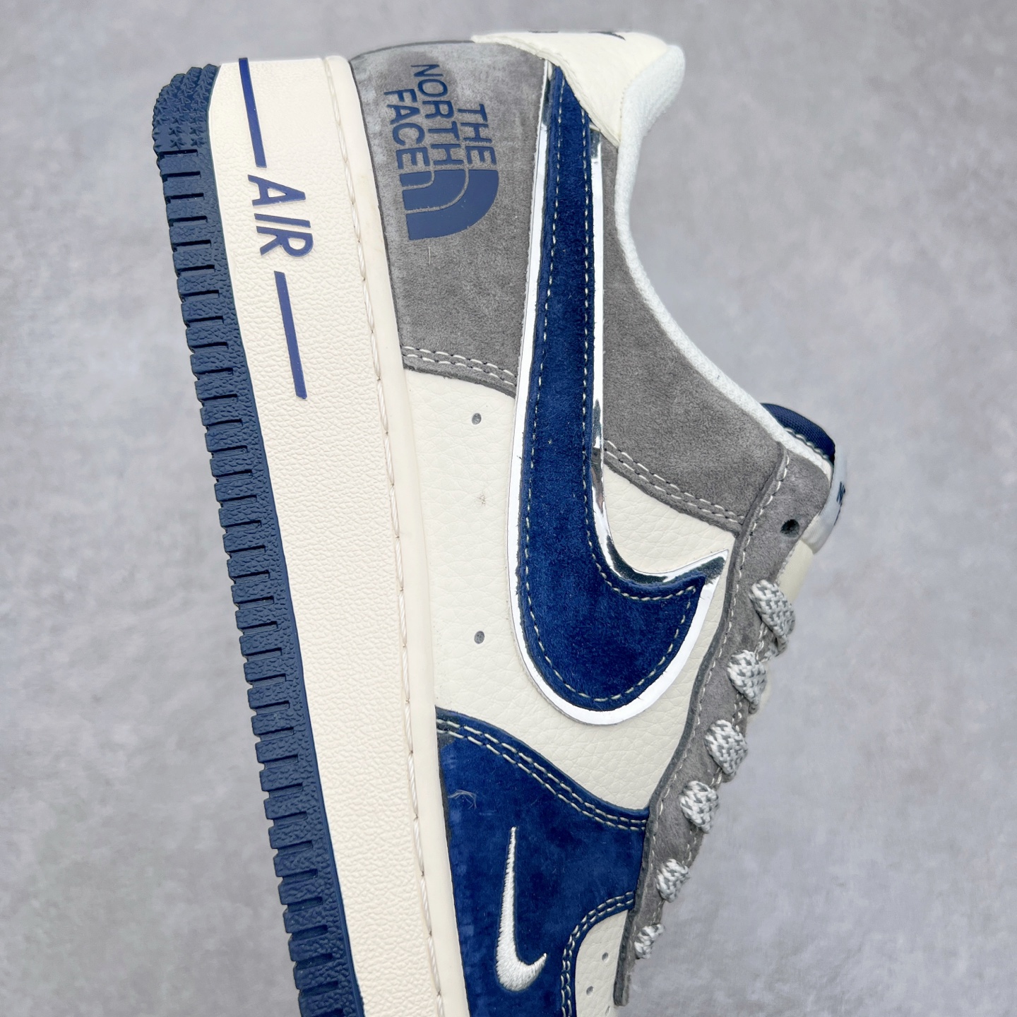 图片[6]-NK Air Force 1´07 Low 空军一号低帮百搭休闲运动板鞋 XZ6188-975 柔软、弹性十足的缓震性能和出色的中底设计 横跨复古与现代的外型结合 造就出风靡全球 三十多年的Force 1 直到今天还深受青睐 尺码：36 36.5 37.5 38 38.5 39 40 40.5 41 42 42.5 43 44 44.5 45-选品中心