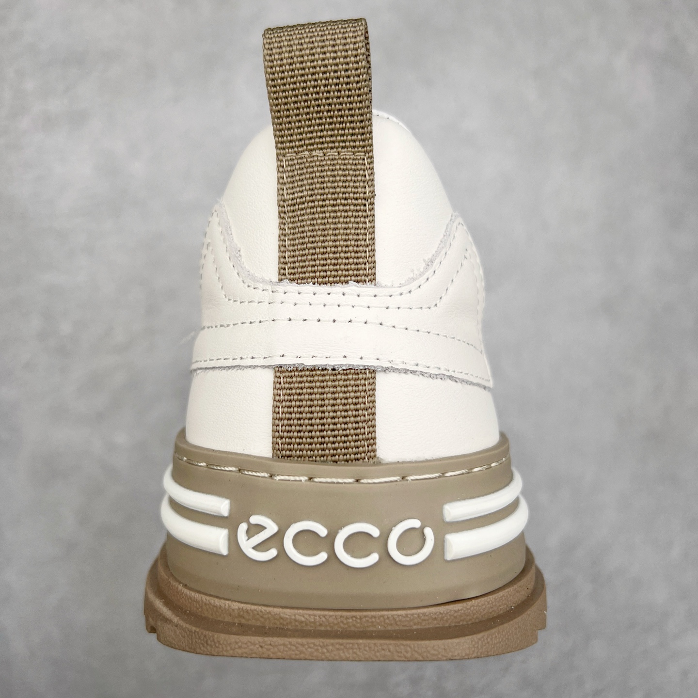 图片[8]-ECCO爱步休闲板鞋 舒适耐磨厚底鞋 街头ACE热销款 鞋面采用臻选牛皮，质感丰富细腻 脚感柔韧舒适 简约系带设计，可自由调节松紧 随时随地自在出行拼色设计为整体造型增添活力 PHORENE中底，橡胶大底 轻盈缓震，舒适回弹 厚底增高 摆脱厚重感 多元色彩碰撞 辅以经典的板鞋鞋型 休闲出街 玩转城市意趣 尺码：38 39 40 41 42 43 44（皮鞋码）-选品中心