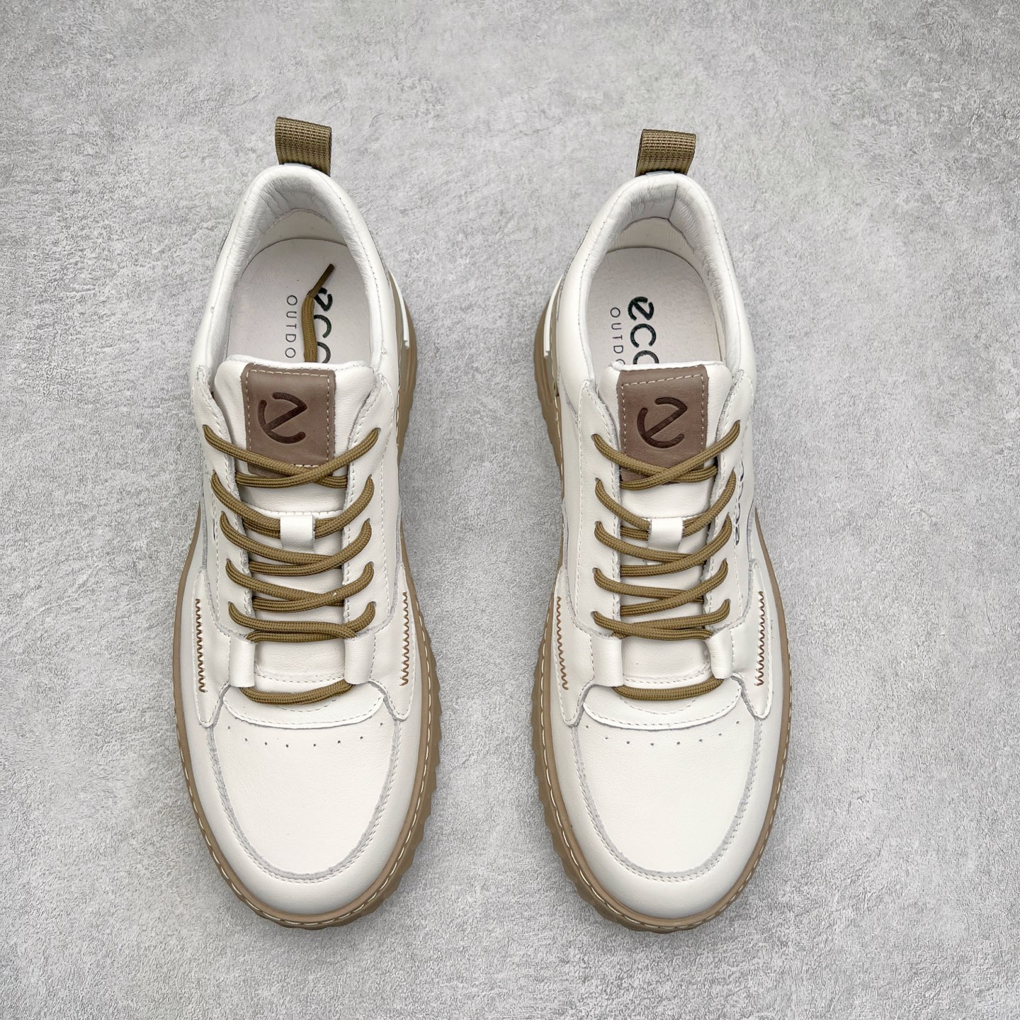 图片[2]-ECCO爱步休闲板鞋 舒适耐磨厚底鞋 街头ACE热销款 鞋面采用臻选牛皮，质感丰富细腻 脚感柔韧舒适 简约系带设计，可自由调节松紧 随时随地自在出行拼色设计为整体造型增添活力 PHORENE中底，橡胶大底 轻盈缓震，舒适回弹 厚底增高 摆脱厚重感 多元色彩碰撞 辅以经典的板鞋鞋型 休闲出街 玩转城市意趣 尺码：38 39 40 41 42 43 44（皮鞋码）-选品中心