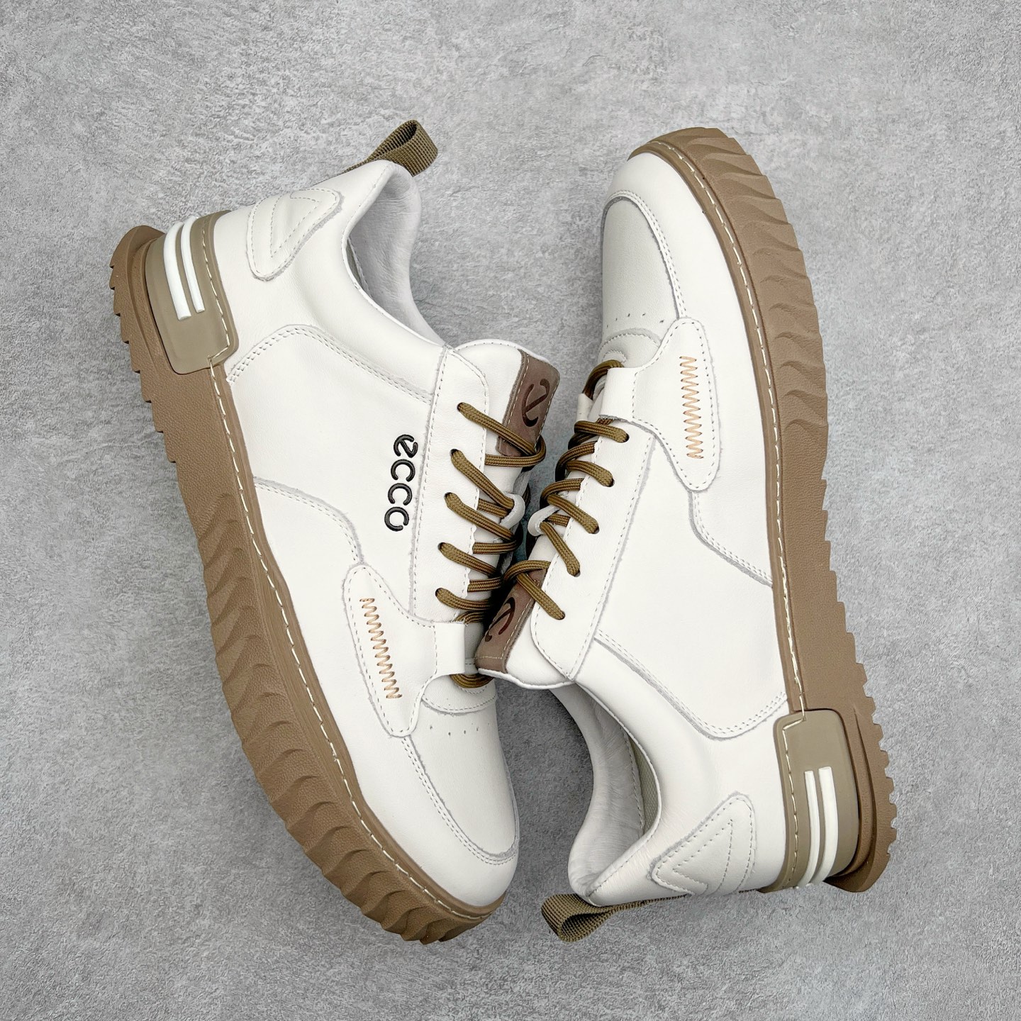 图片[3]-ECCO爱步休闲板鞋 舒适耐磨厚底鞋 街头ACE热销款 鞋面采用臻选牛皮，质感丰富细腻 脚感柔韧舒适 简约系带设计，可自由调节松紧 随时随地自在出行拼色设计为整体造型增添活力 PHORENE中底，橡胶大底 轻盈缓震，舒适回弹 厚底增高 摆脱厚重感 多元色彩碰撞 辅以经典的板鞋鞋型 休闲出街 玩转城市意趣 尺码：38 39 40 41 42 43 44（皮鞋码）-选品中心