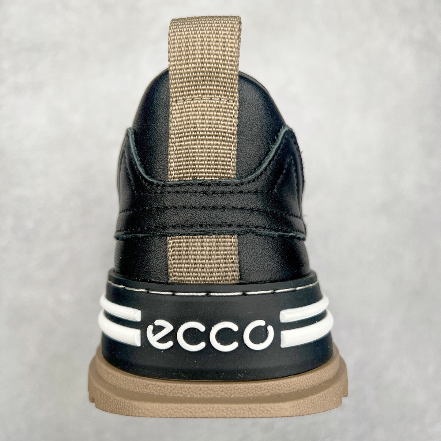 图片[8]-ECCO爱步休闲板鞋 舒适耐磨厚底鞋 街头ACE热销款 鞋面采用臻选牛皮，质感丰富细腻 脚感柔韧舒适 简约系带设计，可自由调节松紧 随时随地自在出行拼色设计为整体造型增添活力 PHORENE中底，橡胶大底 轻盈缓震，舒适回弹 厚底增高 摆脱厚重感 多元色彩碰撞 辅以经典的板鞋鞋型 休闲出街 玩转城市意趣 尺码：38 39 40 41 42 43 44（皮鞋码）-选品中心