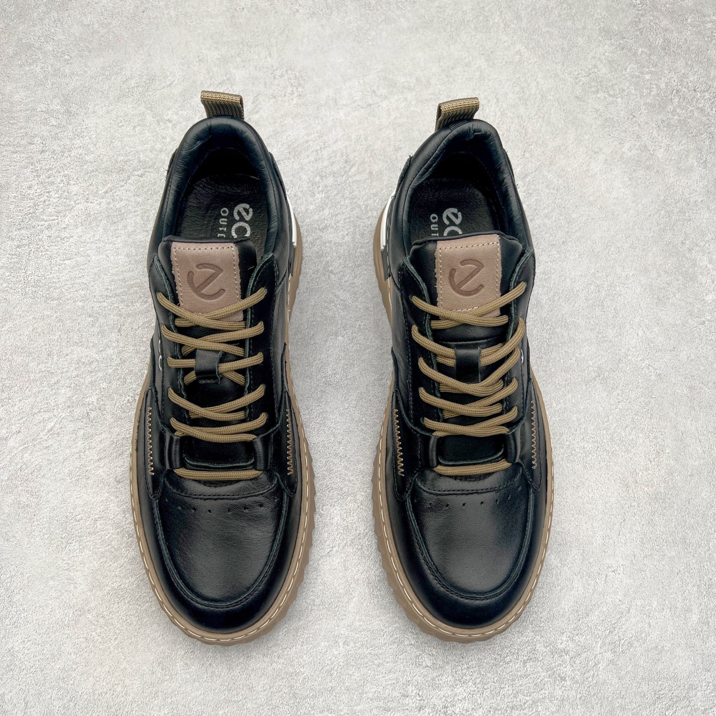 图片[2]-ECCO爱步休闲板鞋 舒适耐磨厚底鞋 街头ACE热销款 鞋面采用臻选牛皮，质感丰富细腻 脚感柔韧舒适 简约系带设计，可自由调节松紧 随时随地自在出行拼色设计为整体造型增添活力 PHORENE中底，橡胶大底 轻盈缓震，舒适回弹 厚底增高 摆脱厚重感 多元色彩碰撞 辅以经典的板鞋鞋型 休闲出街 玩转城市意趣 尺码：38 39 40 41 42 43 44（皮鞋码）-选品中心