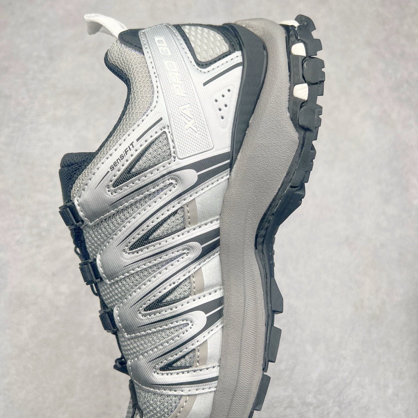 图片[7]-＃C版 SALOMON XA Pro 3D ADV 萨洛蒙潮流越野机能户外功能鞋 纯原外贸平台特供订单 耗时半年巨作 全套原纸板楦头开发 原厂特供网布配套加持 确保原汁原味 完美呈现版型 原档数据独家私模五层组合大底 原装Ortholite轻量化鞋垫 中底布带钢印编号 原厂TPU锁扣 进口港宝加持 后跟自然饱满 还原公司包裹性 鞋面采用SENSIFT贴合技术 全方位贴合包裹脚型 鞋跟部鞋底牵引设计 提供强大的抓地性能 更适应野外崎岖不平的道路 其3D ADVANCED CHASSIS底盘 材料轻量大化 钉齿设计更具稳定性 防护性 鞋底易磨损区运用CONTAGRIP高耐磨材料 应对城市硬质路面长距离跑考验 尺码：36 36.5 37.5 38 38.5 39 40 40.5 41 42 42.5 43 44 44.5 45-选品中心