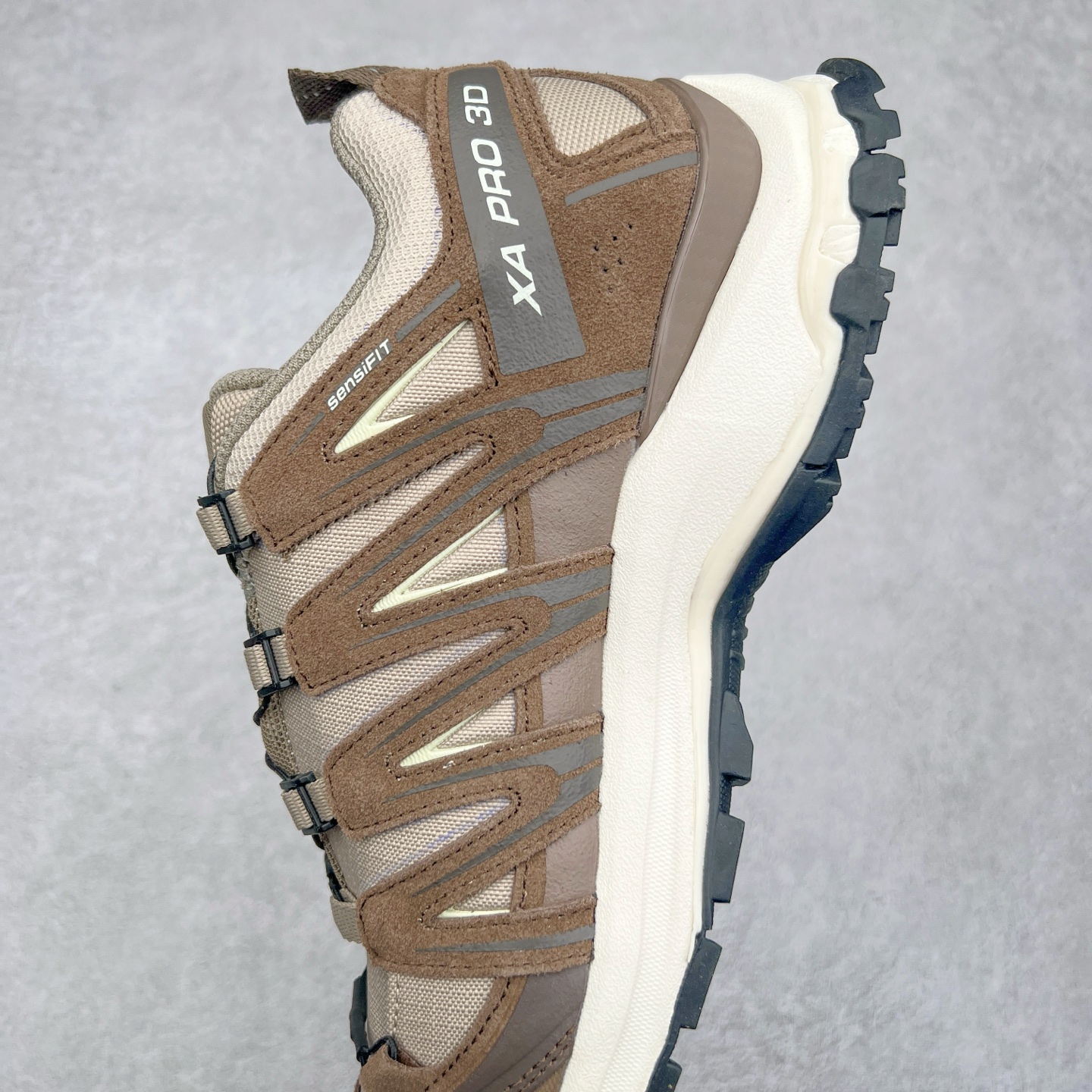 图片[7]-＃C版 SALOMON XA Pro 3D ADV 萨洛蒙潮流越野机能户外功能鞋 纯原外贸平台特供订单 耗时半年巨作 全套原纸板楦头开发 原厂特供网布配套加持 确保原汁原味 完美呈现版型 原档数据独家私模五层组合大底 原装Ortholite轻量化鞋垫 中底布带钢印编号 原厂TPU锁扣 进口港宝加持 后跟自然饱满 还原公司包裹性 鞋面采用SENSIFT贴合技术 全方位贴合包裹脚型 鞋跟部鞋底牵引设计 提供强大的抓地性能 更适应野外崎岖不平的道路 其3D ADVANCED CHASSIS底盘 材料轻量大化 钉齿设计更具稳定性 防护性 鞋底易磨损区运用CONTAGRIP高耐磨材料 应对城市硬质路面长距离跑考验 尺码：36 36.5 37.5 38 38.5 39 40 40.5 41 42 42.5 43 44 44.5 45-选品中心