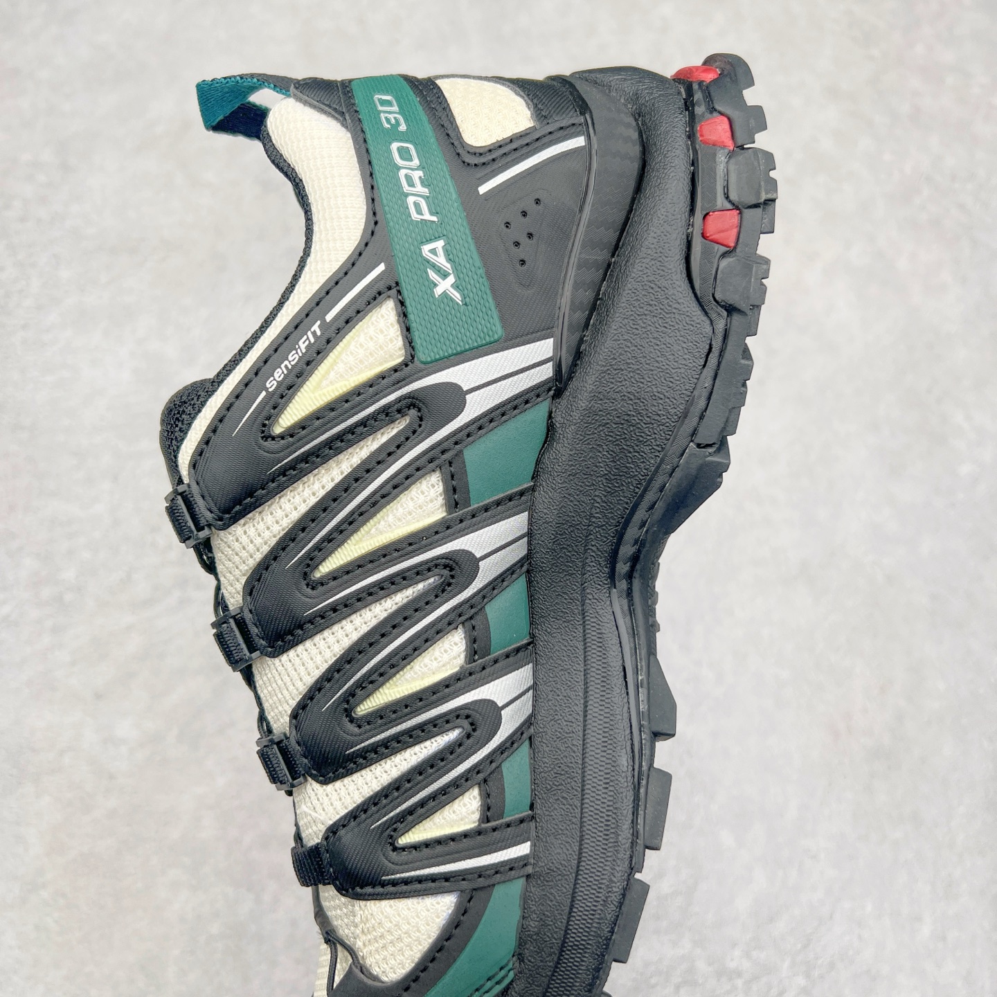 图片[7]-＃C版 SALOMON XA Pro 3D ADV 萨洛蒙潮流越野机能户外功能鞋 纯原外贸平台特供订单 耗时半年巨作 全套原纸板楦头开发 原厂特供网布配套加持 确保原汁原味 完美呈现版型 原档数据独家私模五层组合大底 原装Ortholite轻量化鞋垫 中底布带钢印编号 原厂TPU锁扣 进口港宝加持 后跟自然饱满 还原公司包裹性 鞋面采用SENSIFT贴合技术 全方位贴合包裹脚型 鞋跟部鞋底牵引设计 提供强大的抓地性能 更适应野外崎岖不平的道路 其3D ADVANCED CHASSIS底盘 材料轻量大化 钉齿设计更具稳定性 防护性 鞋底易磨损区运用CONTAGRIP高耐磨材料 应对城市硬质路面长距离跑考验 尺码：36 36.5 37.5 38 38.5 39 40 40.5 41 42 42.5 43 44 44.5 45-选品中心