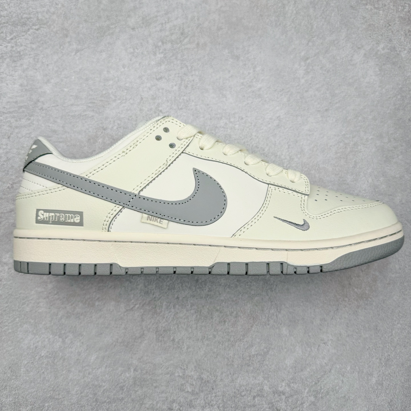 NK Dunk Low 定制配色 DQ1098-395 大厂出品 极力推荐 原装头层材料 独家版型蒸餾加工帶來的是更好的视觉和脚感体验大厂纯原品质出货 清洁度 电绣工艺 皮料切割干净无任何毛边 细节完美 尺码：36 36.5 37.5 38 38.5 39 40 40.5 41 42 42.5 43 44 44.5 45-选品中心