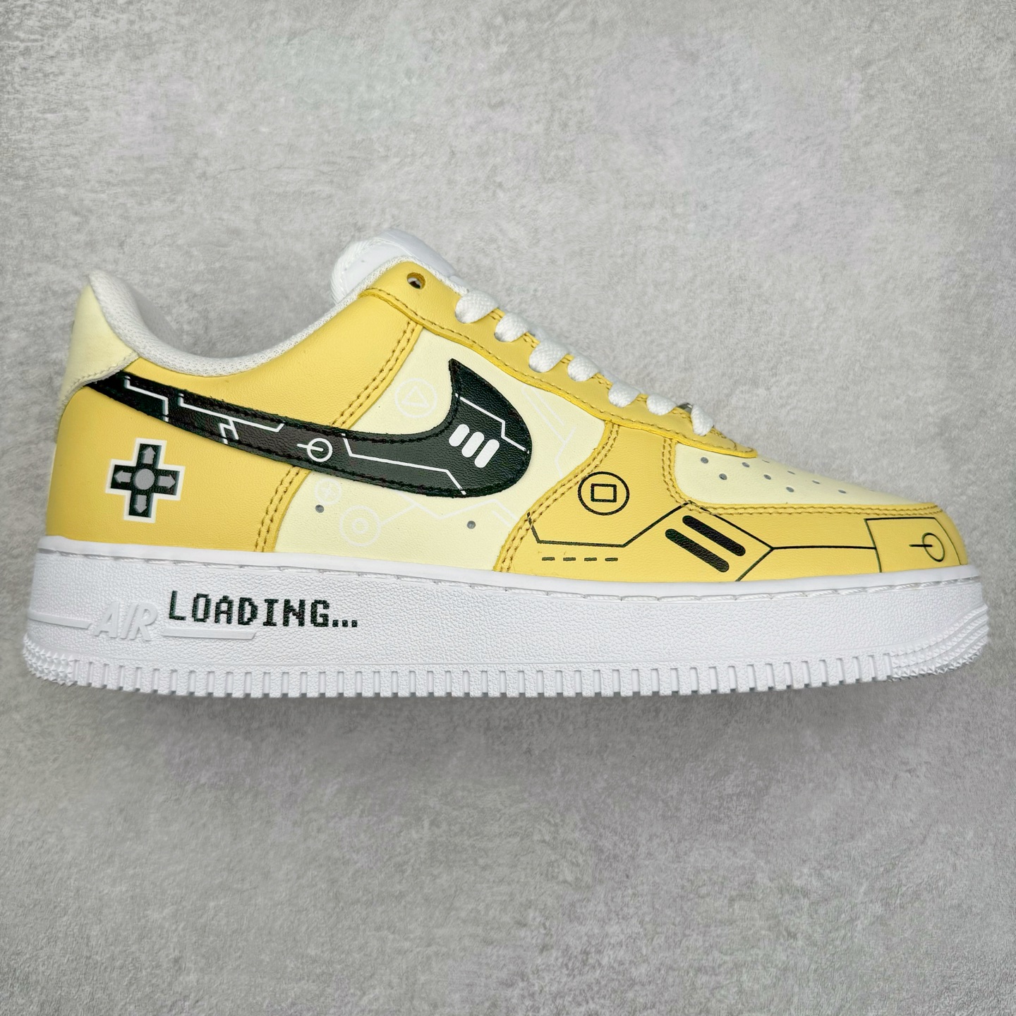 NK Air Force 1´07 Low 空军一号低帮百搭休闲运动板鞋 CW2288-113 柔软、弹性十足的缓震性能和出色的中底设计 横跨复古与现代的外型结合 造就出风靡全球 三十多年的Force 1 直到今天还深受青睐 尺码：36 36.5 37.5 38 38.5 39 40 40.5 41 42 42.5 43 44 44.5 45-选品中心