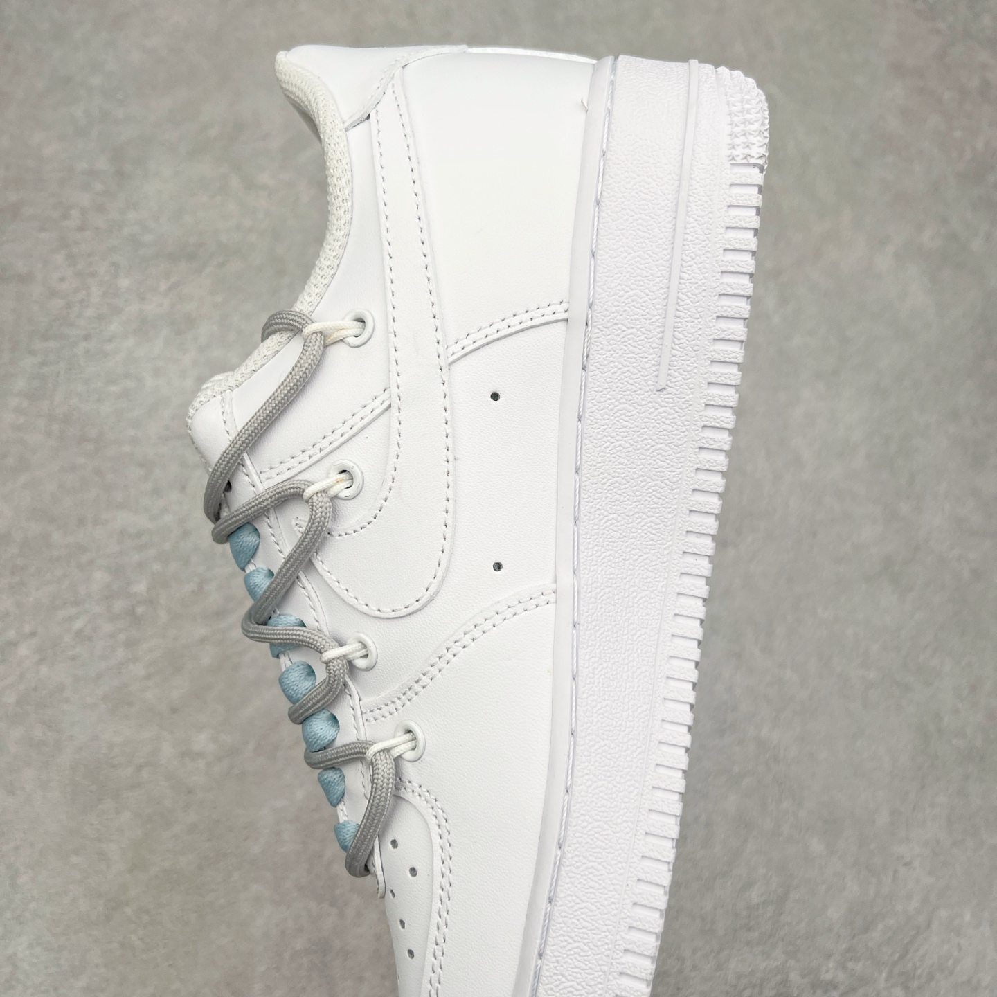 图片[7]-NK Air Force 1´07 Low 空军一号低帮百搭休闲运动板鞋 YY2024-626 柔软、弹性十足的缓震性能和出色的中底设计 横跨复古与现代的外型结合 造就出风靡全球 三十多年的Force 1 直到今天还深受青睐 尺码：36 36.5 37.5 38 38.5 39 40 40.5 41 42 42.5 43 44 44.5 45-选品中心