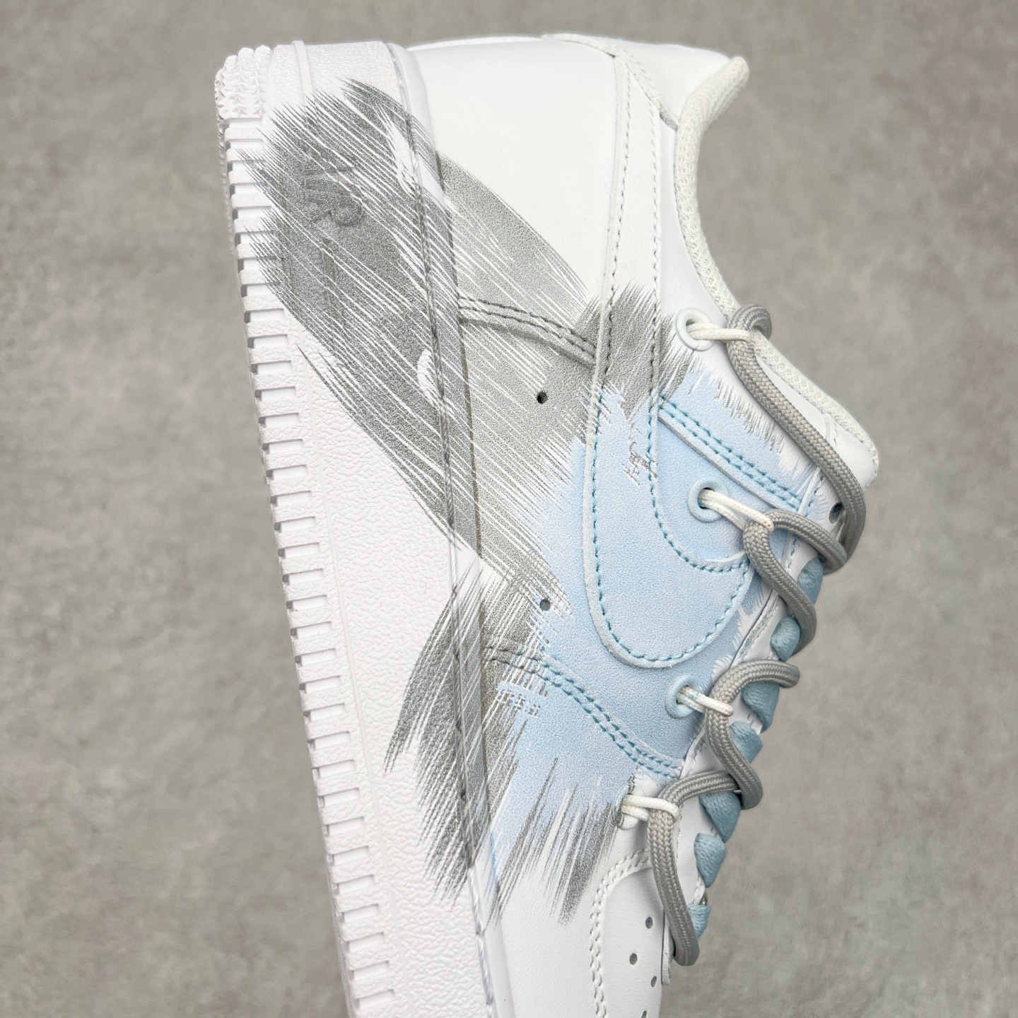 图片[6]-NK Air Force 1´07 Low 空军一号低帮百搭休闲运动板鞋 YY2024-626 柔软、弹性十足的缓震性能和出色的中底设计 横跨复古与现代的外型结合 造就出风靡全球 三十多年的Force 1 直到今天还深受青睐 尺码：36 36.5 37.5 38 38.5 39 40 40.5 41 42 42.5 43 44 44.5 45-选品中心