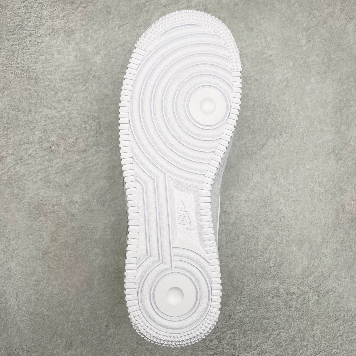 图片[9]-NK Air Force 1´07 Low 空军一号低帮百搭休闲运动板鞋 YY2024-626 柔软、弹性十足的缓震性能和出色的中底设计 横跨复古与现代的外型结合 造就出风靡全球 三十多年的Force 1 直到今天还深受青睐 尺码：36 36.5 37.5 38 38.5 39 40 40.5 41 42 42.5 43 44 44.5 45-选品中心