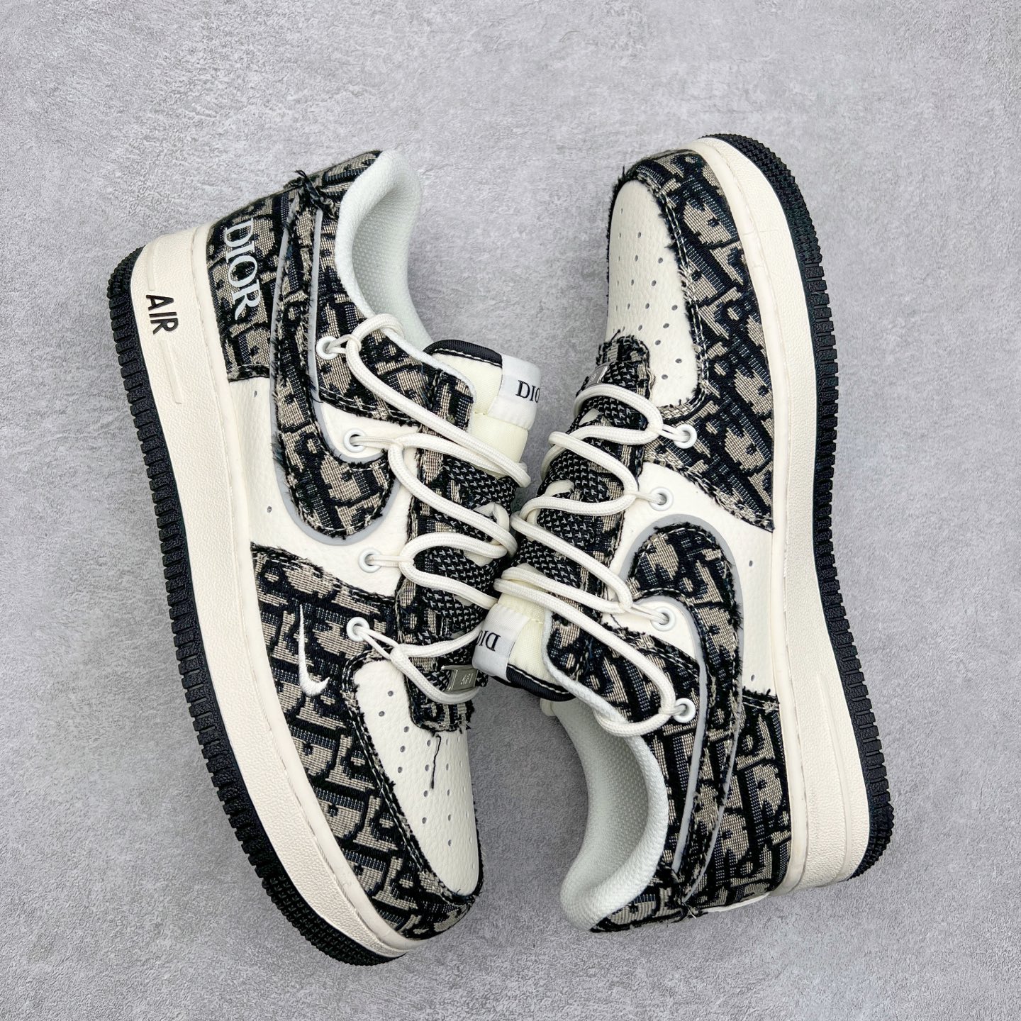 图片[3]-NK Air Force 1´07 Low 空军一号低帮百搭休闲运动板鞋 SJ1198-106 柔软、弹性十足的缓震性能和出色的中底设计 横跨复古与现代的外型结合 造就出风靡全球 三十多年的Force 1 直到今天还深受青睐 尺码：36 36.5 37.5 38 38.5 39 40 40.5 41 42 42.5 43 44 44.5 45-选品中心