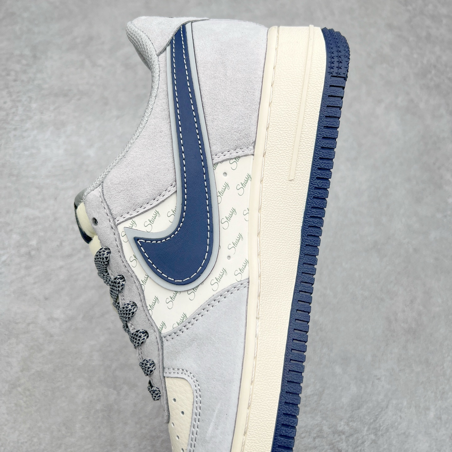 图片[7]-NK Air Force 1´07 Low 空军一号低帮百搭休闲运动板鞋 XZ3318-088 柔软、弹性十足的缓震性能和出色的中底设计 横跨复古与现代的外型结合 造就出风靡全球 三十多年的Force 1 直到今天还深受青睐 尺码：36 36.5 37.5 38 38.5 39 40 40.5 41 42 42.5 43 44 44.5 45-选品中心