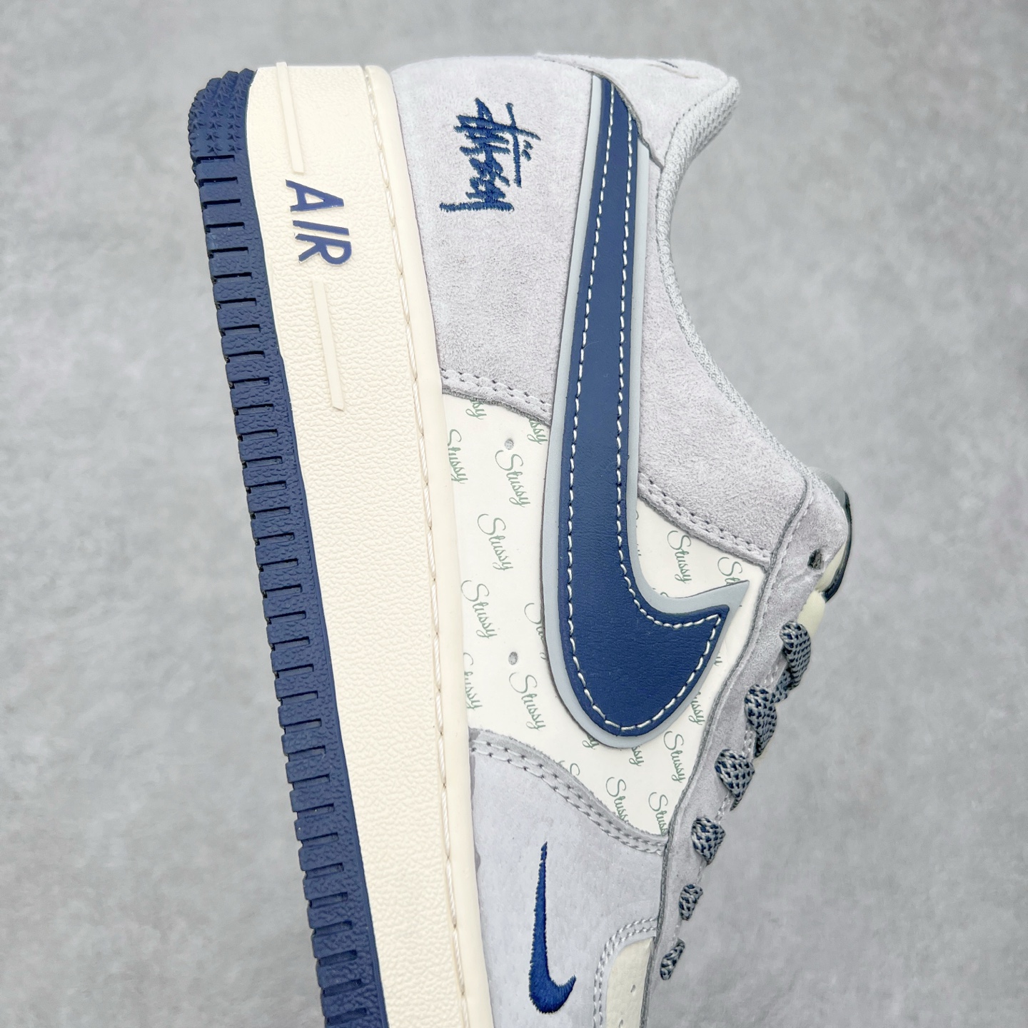 图片[6]-NK Air Force 1´07 Low 空军一号低帮百搭休闲运动板鞋 XZ3318-088 柔软、弹性十足的缓震性能和出色的中底设计 横跨复古与现代的外型结合 造就出风靡全球 三十多年的Force 1 直到今天还深受青睐 尺码：36 36.5 37.5 38 38.5 39 40 40.5 41 42 42.5 43 44 44.5 45-选品中心