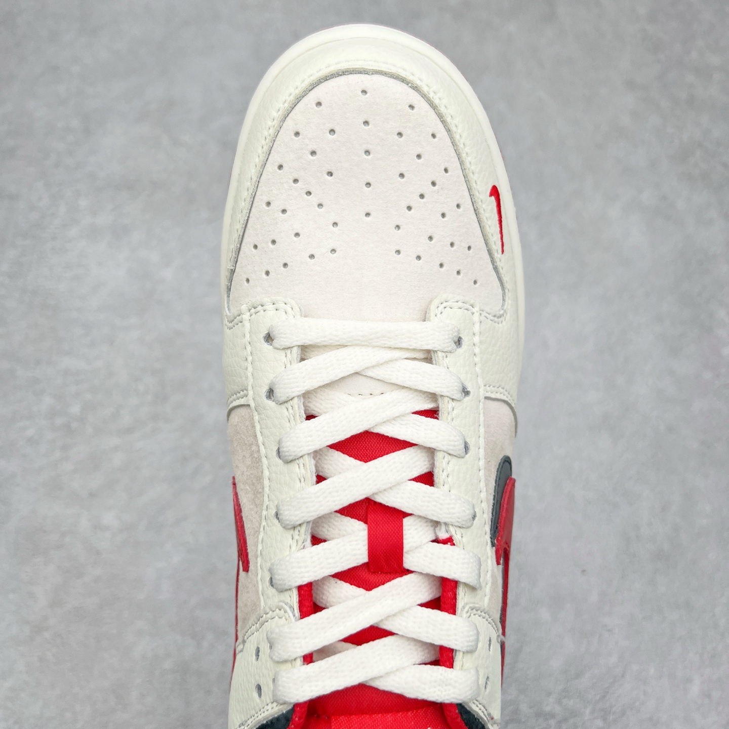 图片[4]-NK Dunk Low 定制配色 DJ2024-127 大厂出品 极力推荐 原装头层材料 独家版型蒸餾加工帶來的是更好的视觉和脚感体验大厂纯原品质出货 清洁度 电绣工艺 皮料切割干净无任何毛边 细节完美 尺码：36 36.5 37.5 38 38.5 39 40 40.5 41 42 42.5 43 44 44.5 45-选品中心