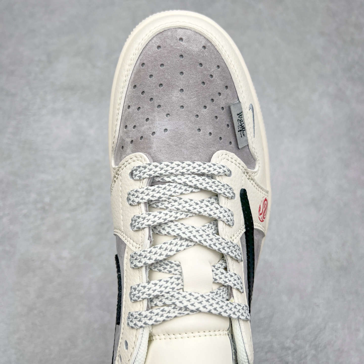 图片[4]-TS x Air Jordan AJ1 Low 倒钩低帮联名定制配色 SJ2068-142 原厂内置气垫魔块 A模大底 头层小牛皮 鞋舌AJ原厂专用牛津布+AJ专用反口珍珠布+原厂无杂质高弹内里海棉+特殊封边弹力鞋带 尺码：36 36.5 37.5 38 38.5 39 40 40.5 41 42 42.5 43 44 44.5 45 46 47.5-选品中心