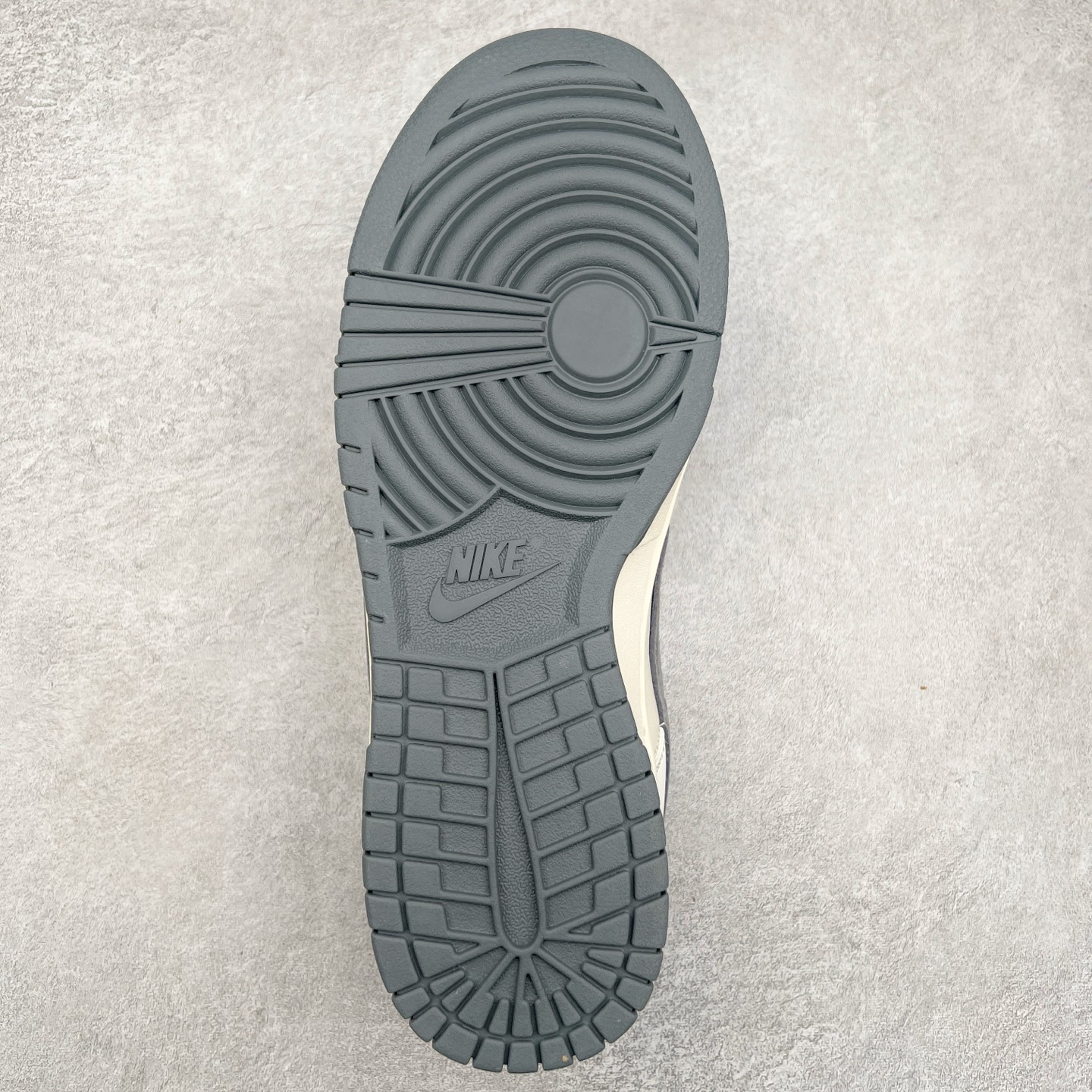 图片[9]-NK Dunk Low 定制配色 DQ1098-387 大厂出品 极力推荐 原装头层材料 独家版型蒸餾加工帶來的是更好的视觉和脚感体验大厂纯原品质出货 清洁度 电绣工艺 皮料切割干净无任何毛边 细节完美 尺码：36 36.5 37.5 38 38.5 39 40 40.5 41 42 42.5 43 44 44.5 45-选品中心