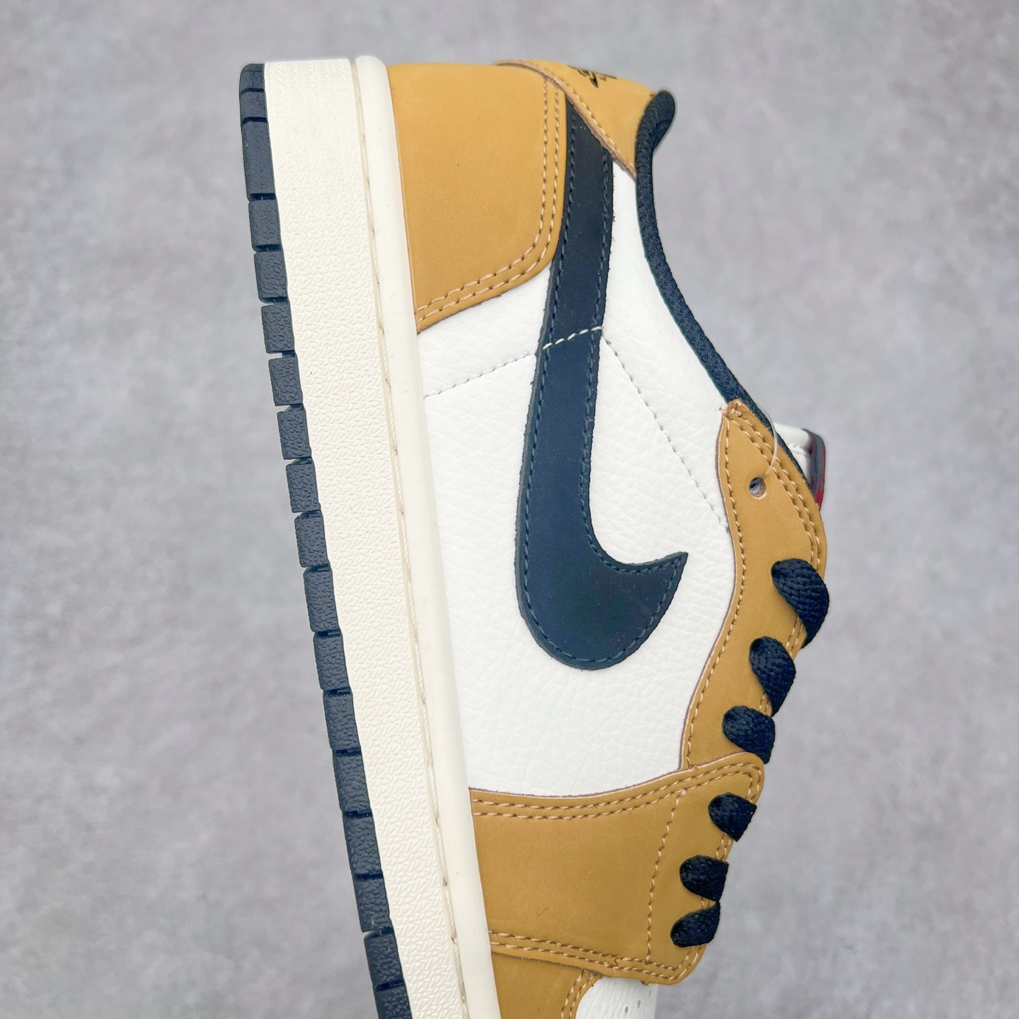 图片[6]-＃K版 Air Jordan AJ1 Low 低帮 白棕 CZ0790-107 全新流水线出品 DT版本唯一平替选择 市场第二梯队最强版 全部原鞋开发 原楦原纸板开发 全鞋电脑针车 原厂内置全掌气垫 原盒内在原标 唯一Zp原版鞋带绑法 免检产品 全新2022版型 全头层皮料 完美零毛边处理 原厂配置全掌气垫 价格定位良心 几十个配色陆续出货 尺码：36 36.5 37.5 38 38.5 39 40 40.5 41 42 42.5 43 44 44.5 45 46 47.5-选品中心