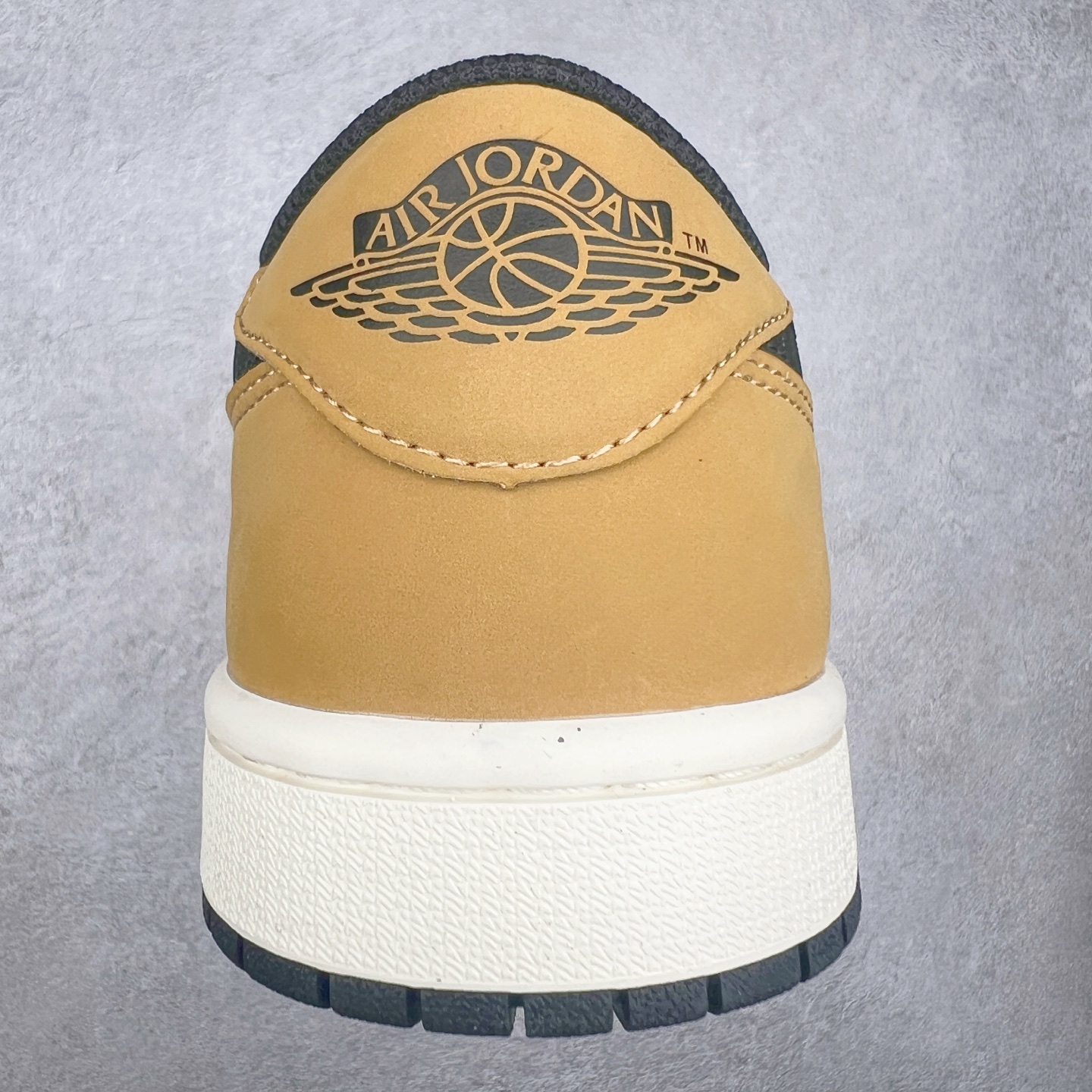 图片[8]-＃K版 Air Jordan AJ1 Low 低帮 白棕 CZ0790-107 全新流水线出品 DT版本唯一平替选择 市场第二梯队最强版 全部原鞋开发 原楦原纸板开发 全鞋电脑针车 原厂内置全掌气垫 原盒内在原标 唯一Zp原版鞋带绑法 免检产品 全新2022版型 全头层皮料 完美零毛边处理 原厂配置全掌气垫 价格定位良心 几十个配色陆续出货 尺码：36 36.5 37.5 38 38.5 39 40 40.5 41 42 42.5 43 44 44.5 45 46 47.5-选品中心